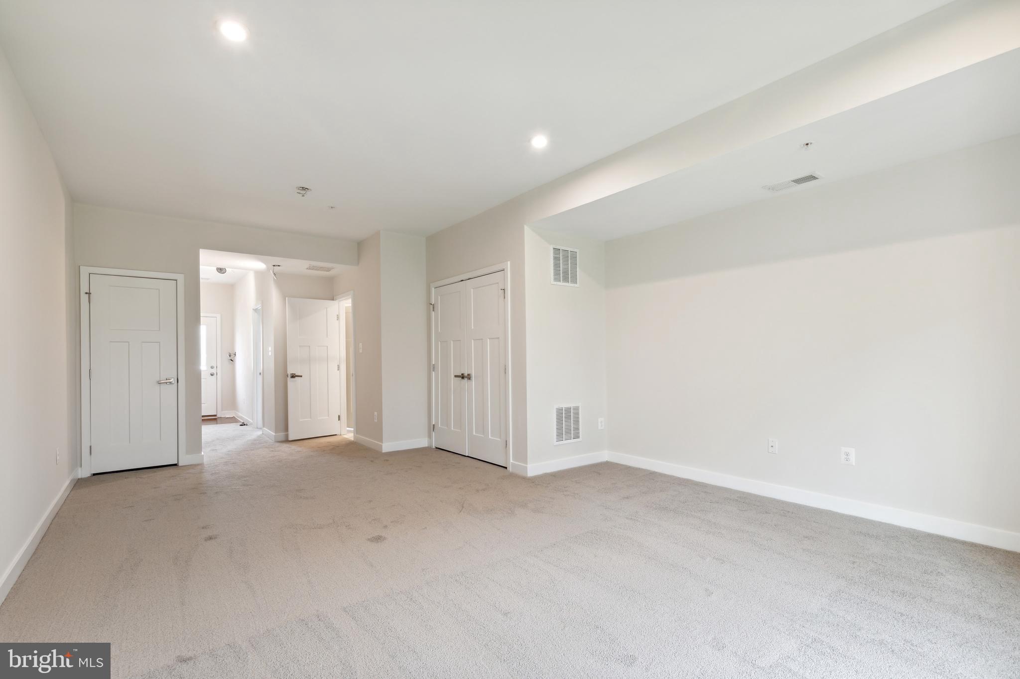 CREEKSIDE VILLAGE AT TANYARD SPRINGS - Residential