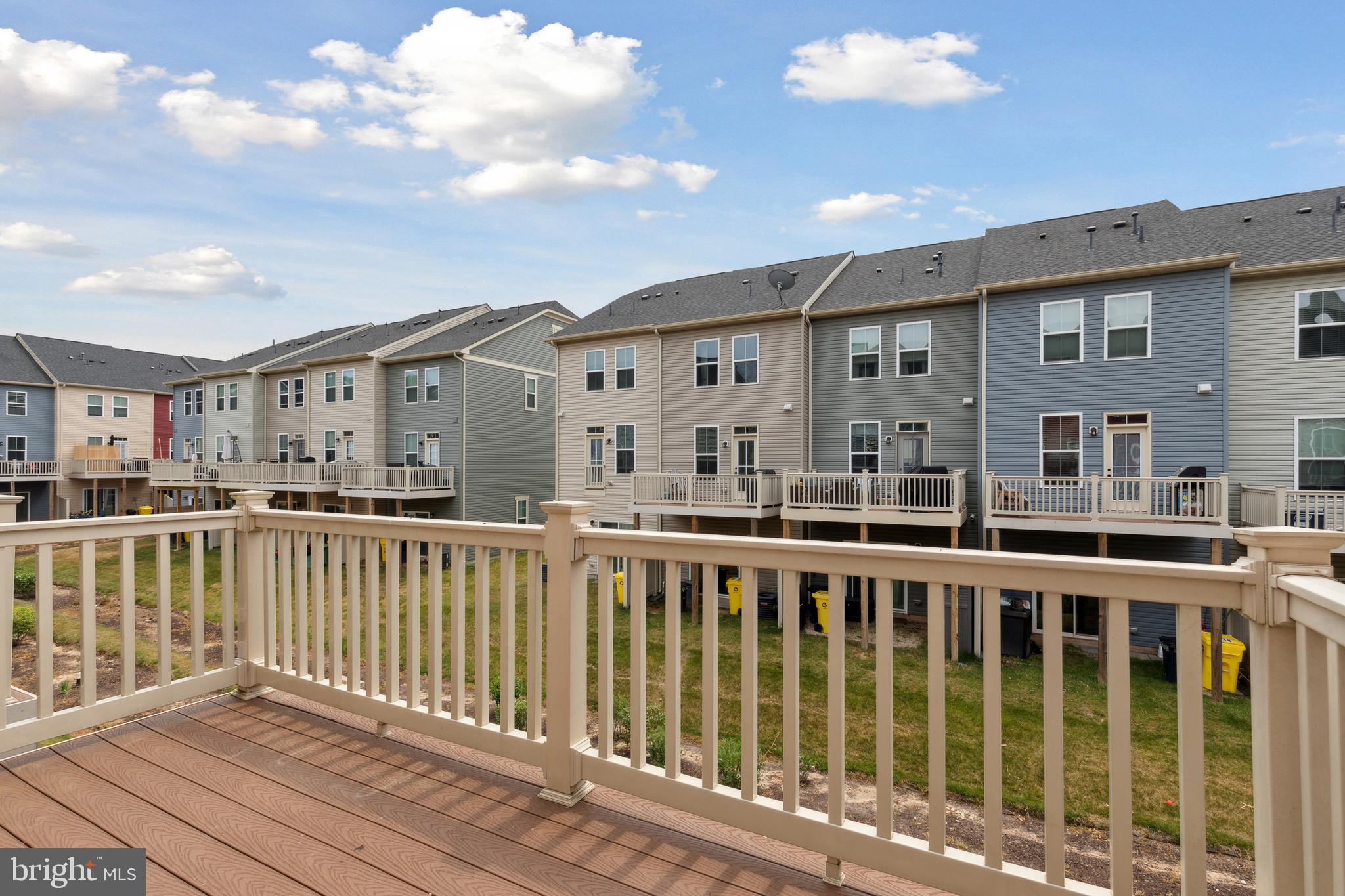CREEKSIDE VILLAGE AT TANYARD SPRINGS - Residential