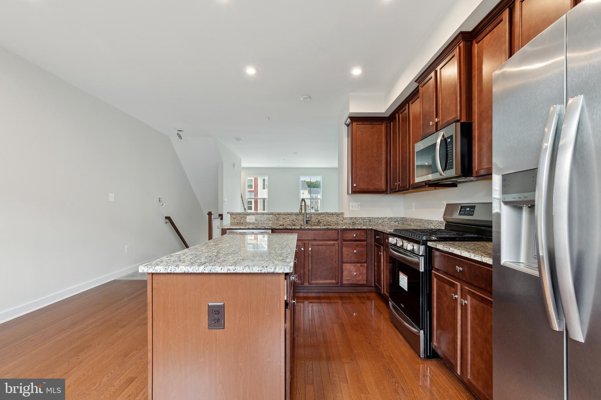 CREEKSIDE VILLAGE AT TANYARD SPRINGS - Residential