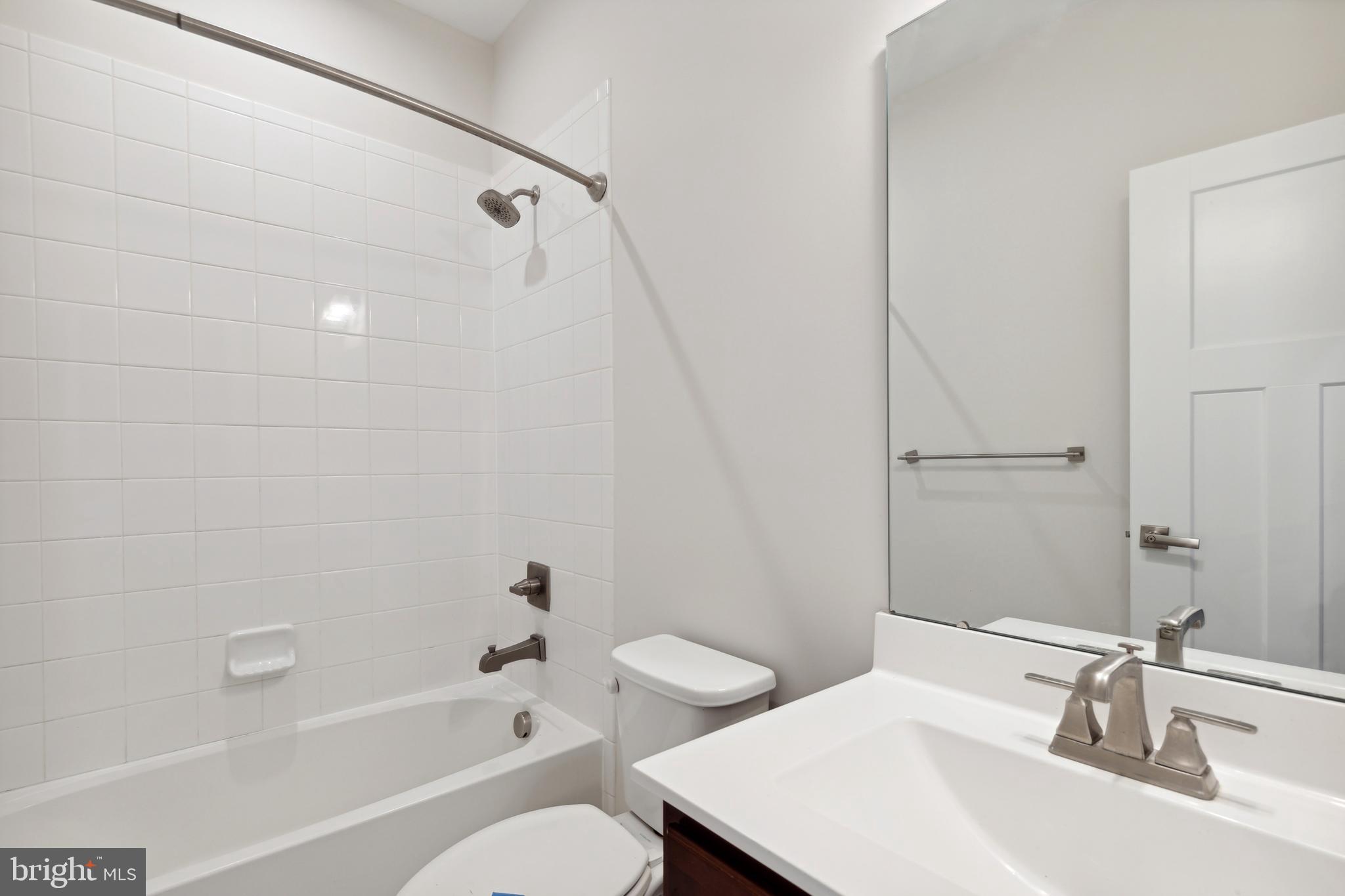 CREEKSIDE VILLAGE AT TANYARD SPRINGS - Residential