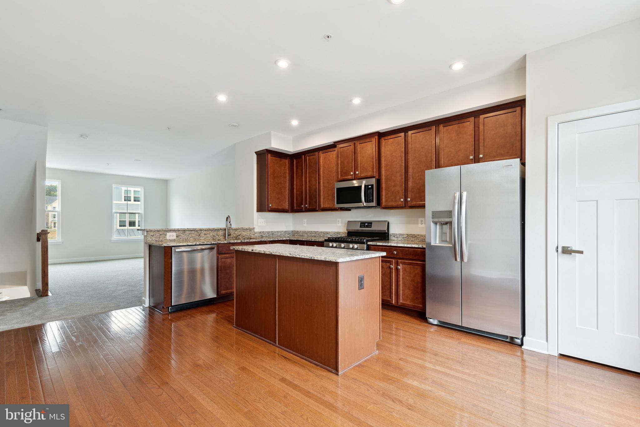 CREEKSIDE VILLAGE AT TANYARD SPRINGS - Residential