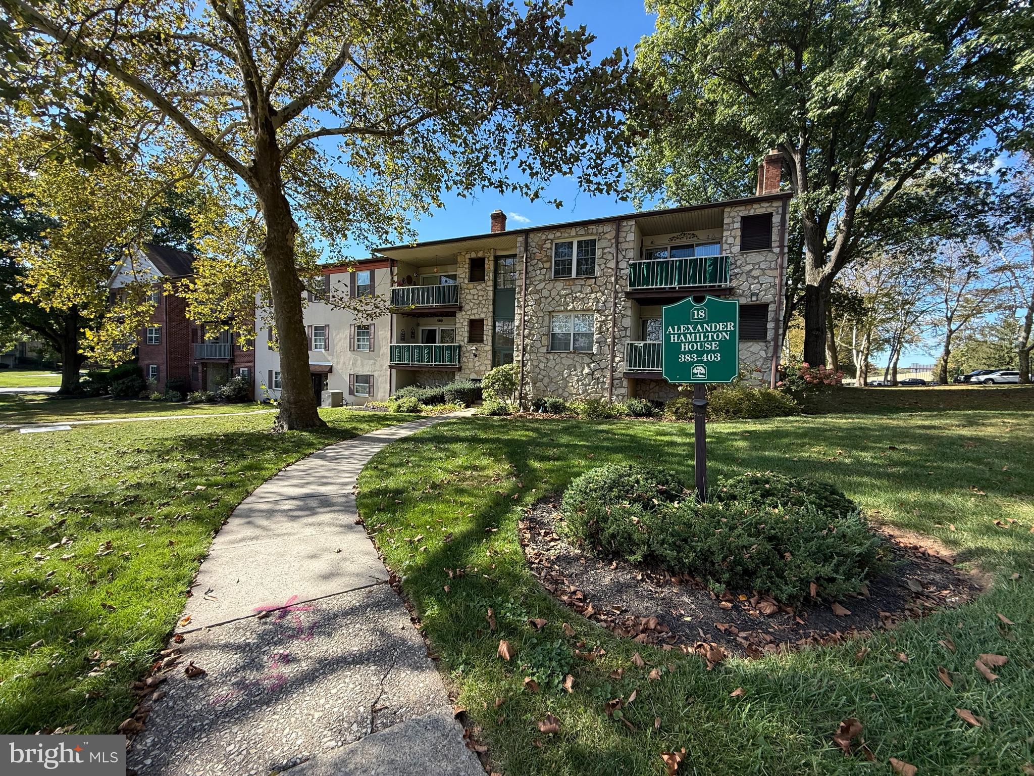 GLENHARDIE - Residential Lease