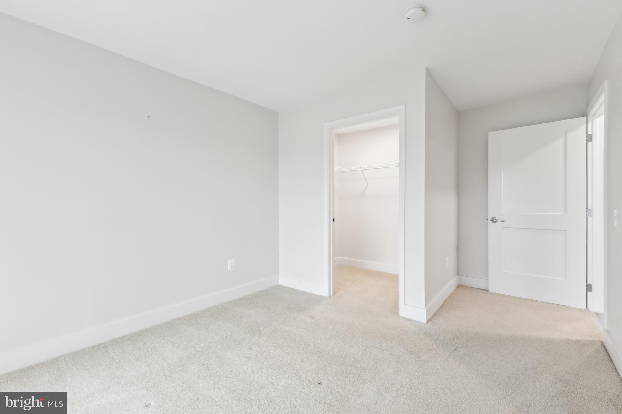 MONTGOMERY VILLAGE - Residential Lease