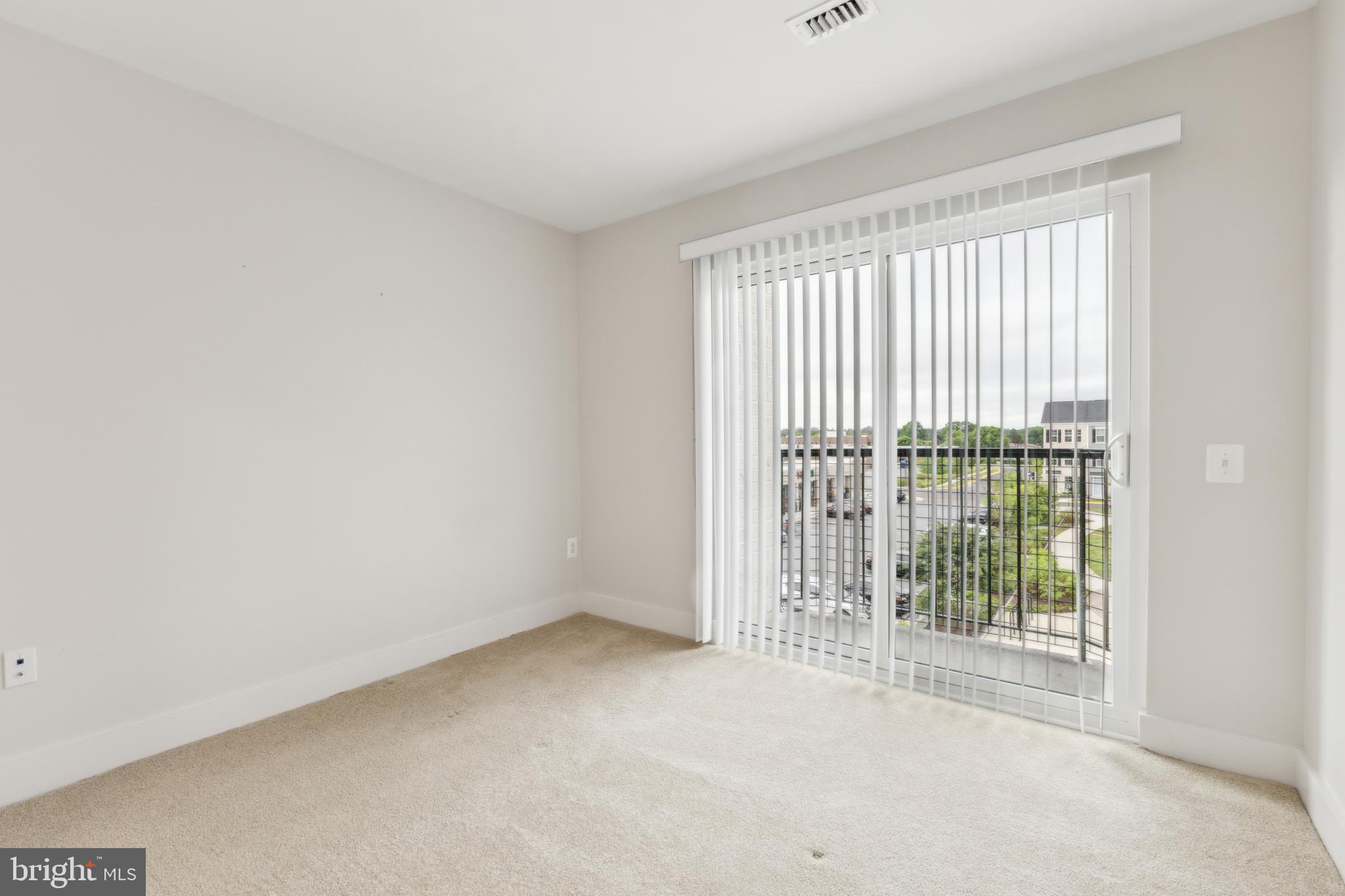 MONTGOMERY VILLAGE - Residential Lease