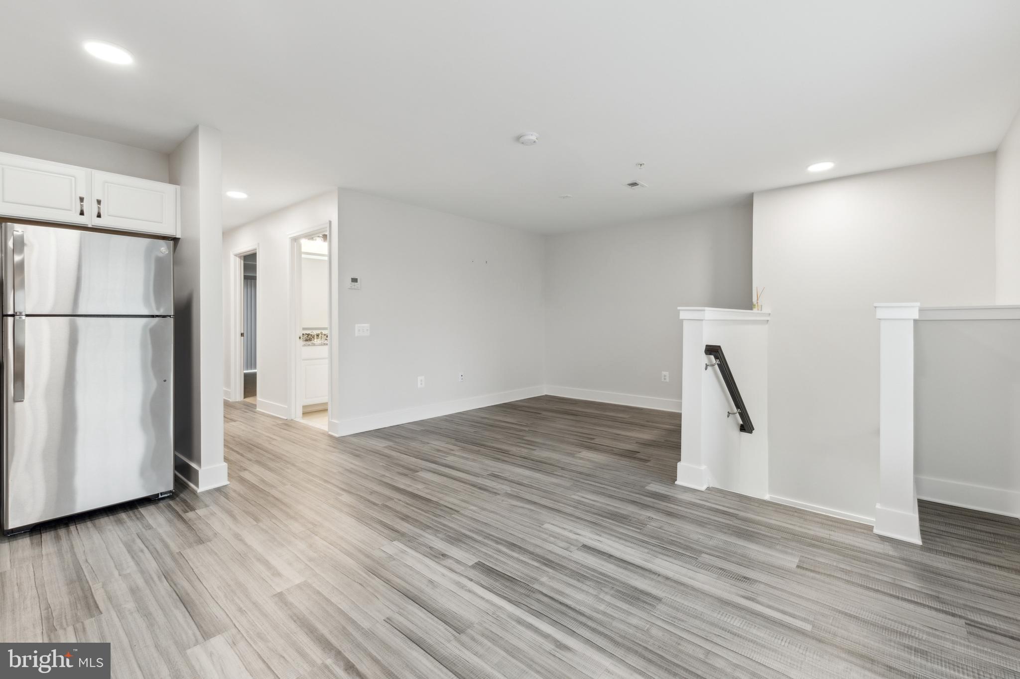 MONTGOMERY VILLAGE - Residential Lease