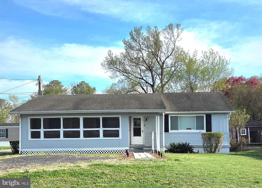 Move-In Ready & Beautifully Remodeled!
This charming 3-bedroom, 1.5-bath home offers the perfect blend of comfort and convenience. Enjoy a spacious living room, separate dining area, and a dedicated laundry room for added functionality.
The kitchen is designed for both everyday living and entertaining, featuring dual bar seating areas with open views to the living and dining spaces. One bedroom includes a private half bath—ideal for guests or added flexibility.
Relax on the inviting front porch, perfect for evening unwinding. Conveniently located near shopping, grocery stores, a public boat ramp, park, and walking trails—with the added bonus of tax-free shopping just a short drive away in Delaware.
A must-see home ready for its new owners!