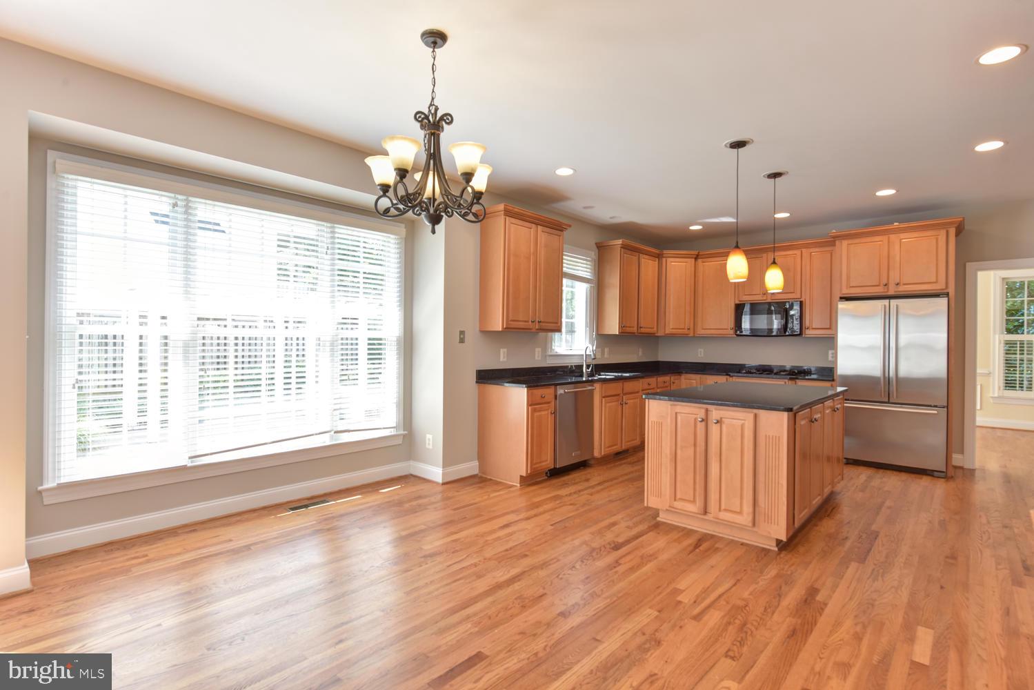 THE WILLIAMSBURG - Residential