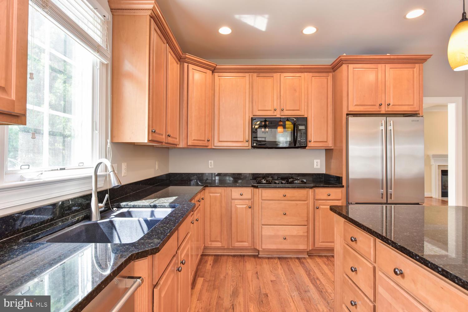 THE WILLIAMSBURG - Residential