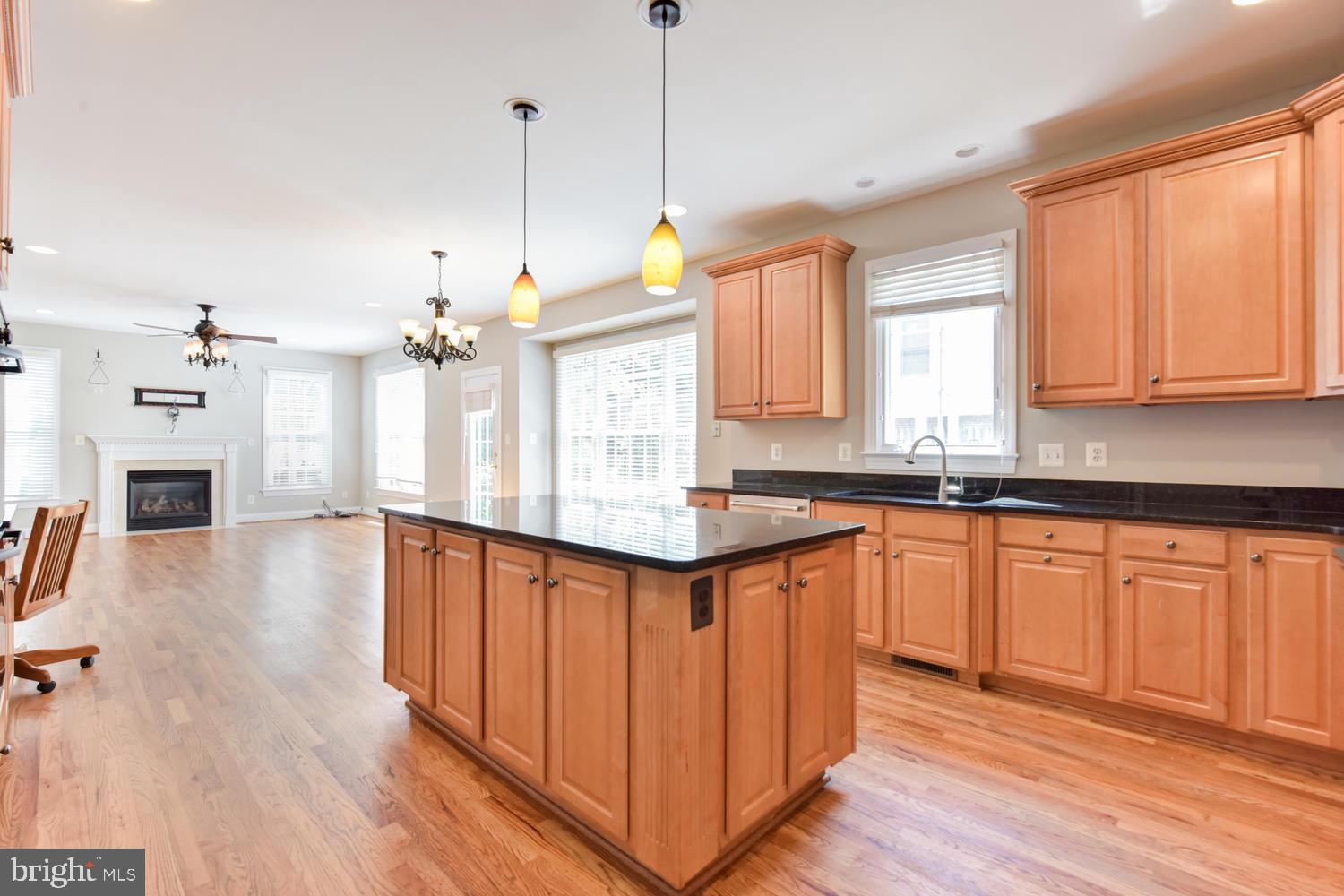 THE WILLIAMSBURG - Residential