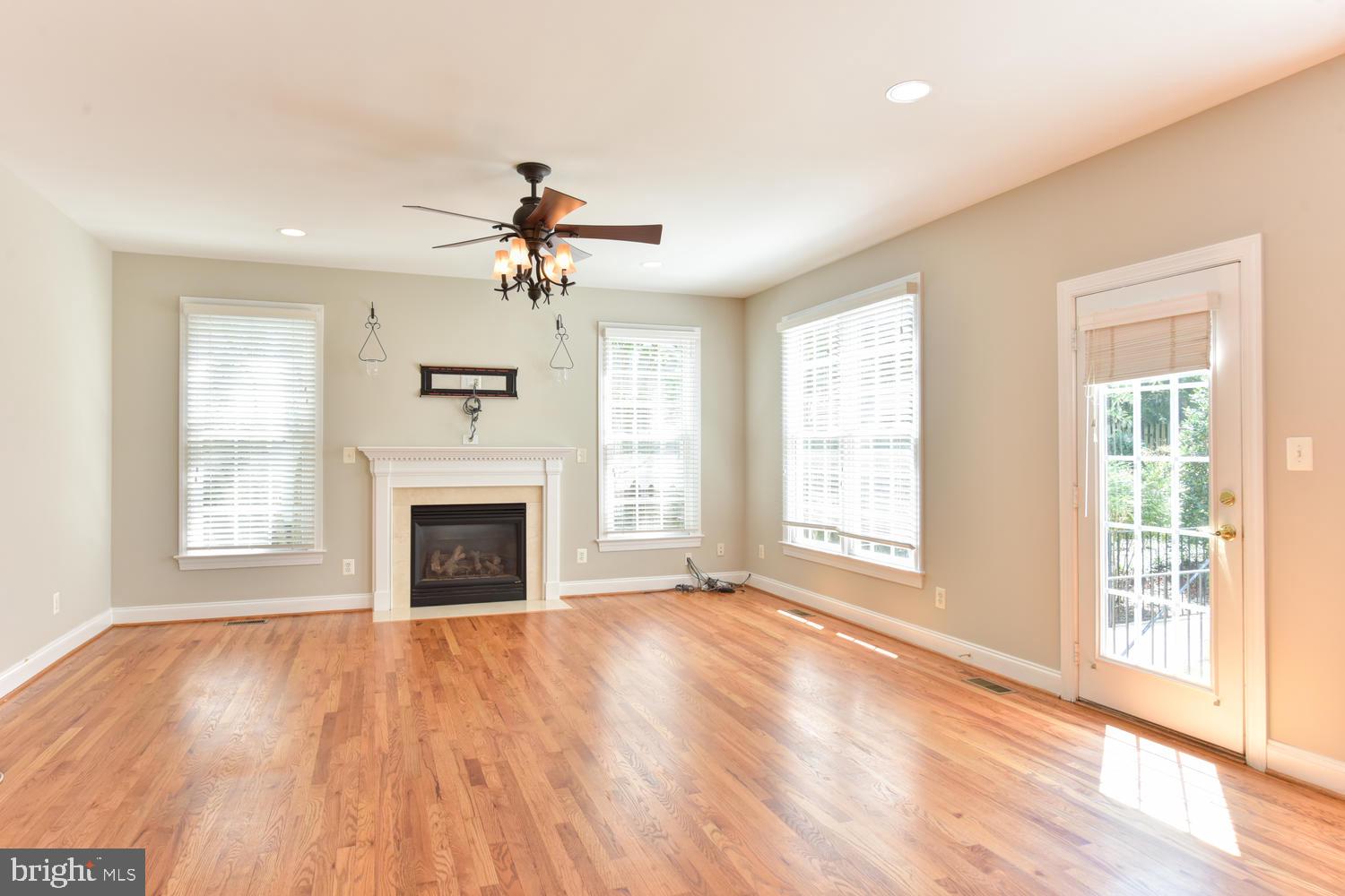 THE WILLIAMSBURG - Residential