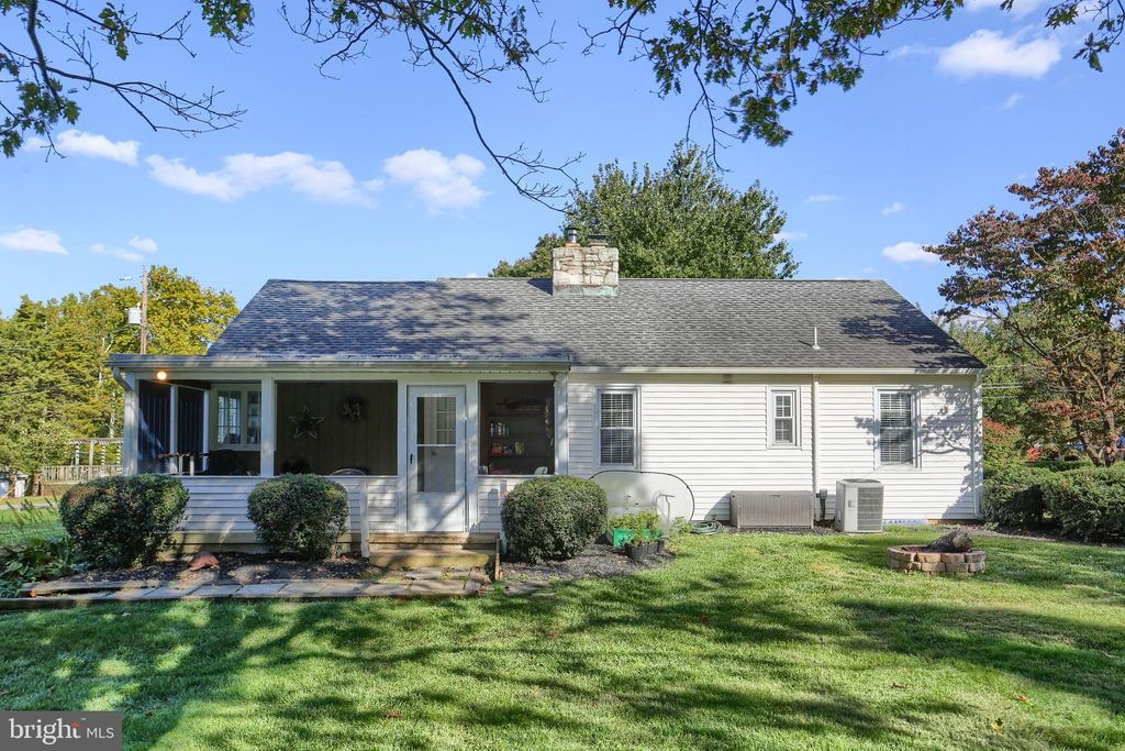 Photo of 2007 Meadow Ridge Drive, LANCASTER, PA 17601 (MLS # PALA2077580)