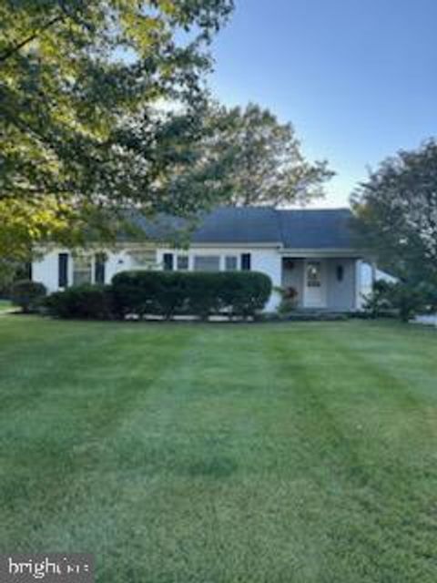 Photo of 2007 Meadow Ridge Drive, LANCASTER, PA 17601 (MLS # PALA2077580)