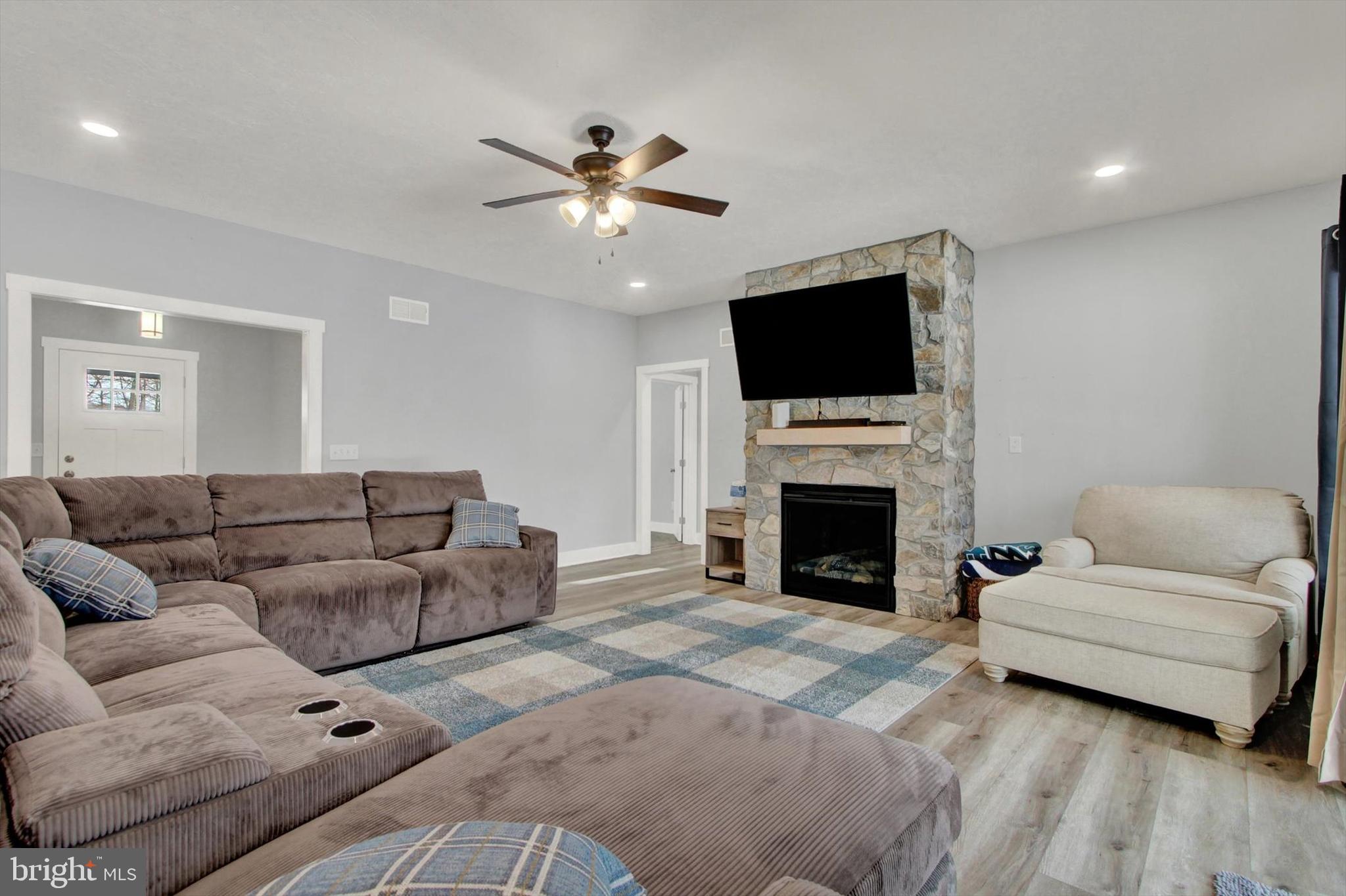 4158 ORCHARD VIEW DRIVE