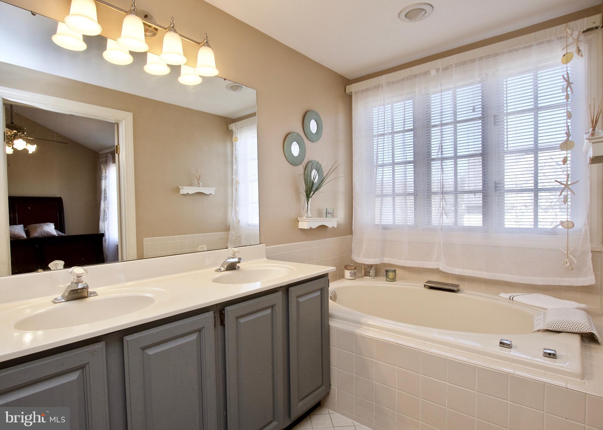 POTOMAC LAKES - Residential