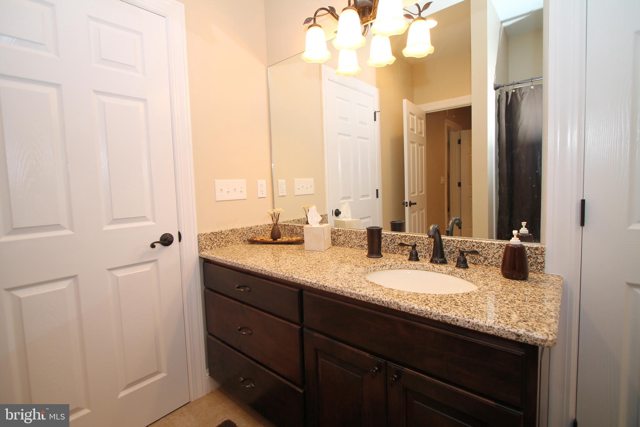 OPEQUON HILL - Residential