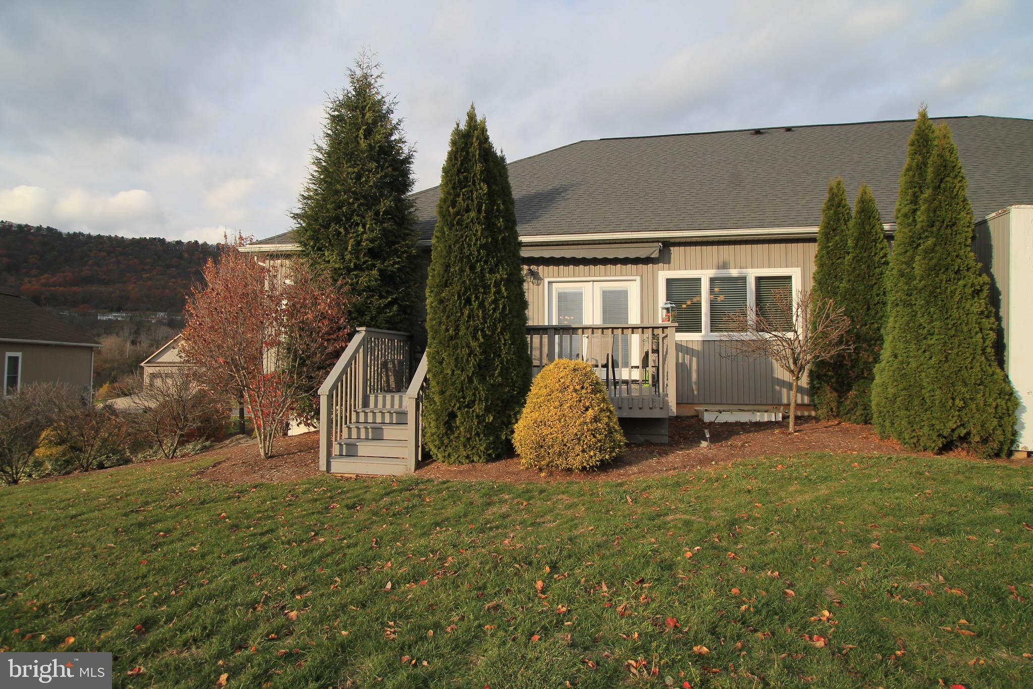 OPEQUON HILL - Residential