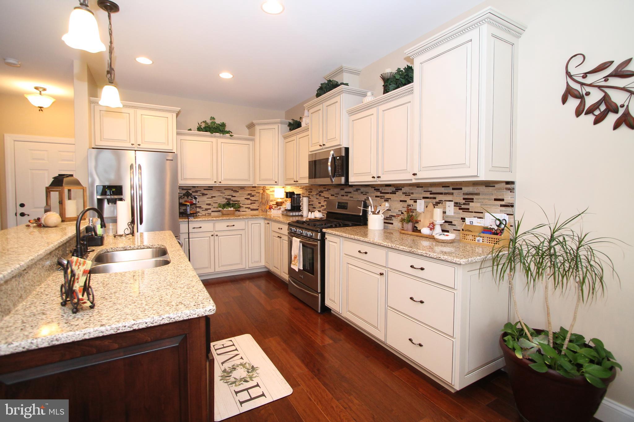 OPEQUON HILL - Residential