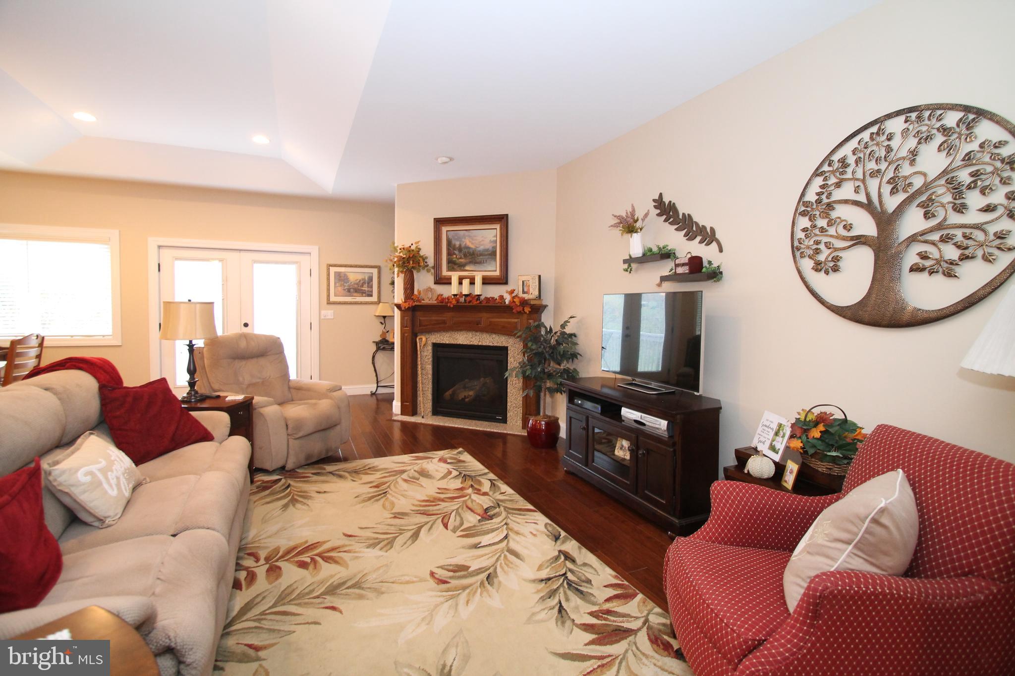 OPEQUON HILL - Residential