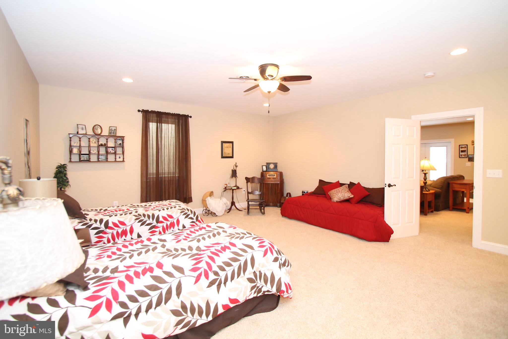 OPEQUON HILL - Residential