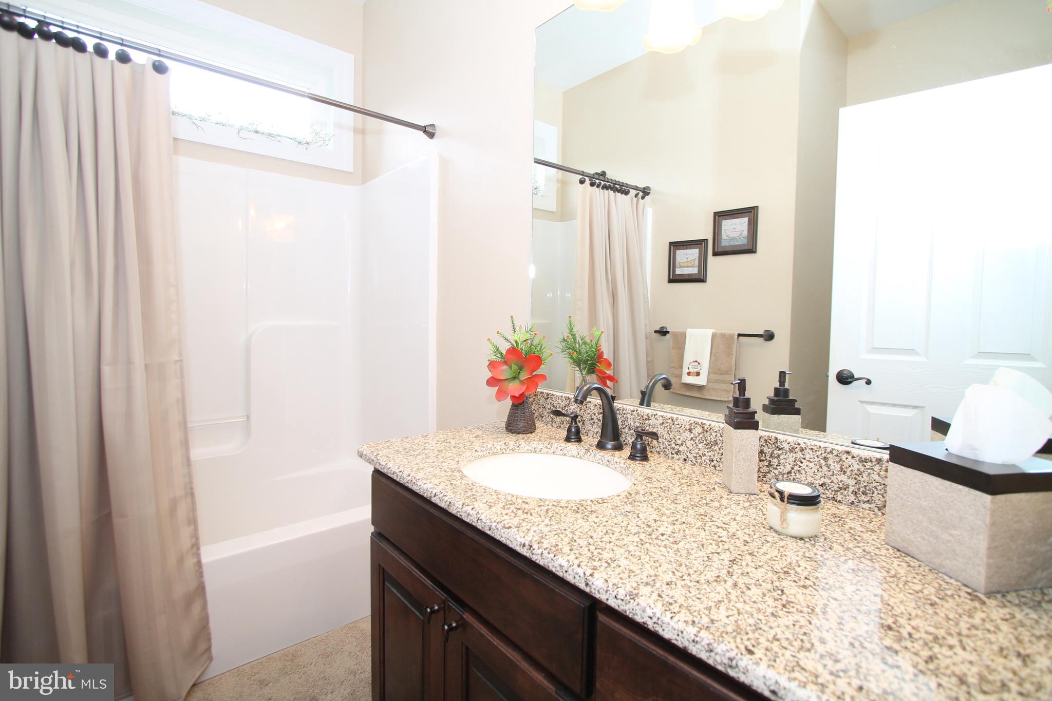 OPEQUON HILL - Residential