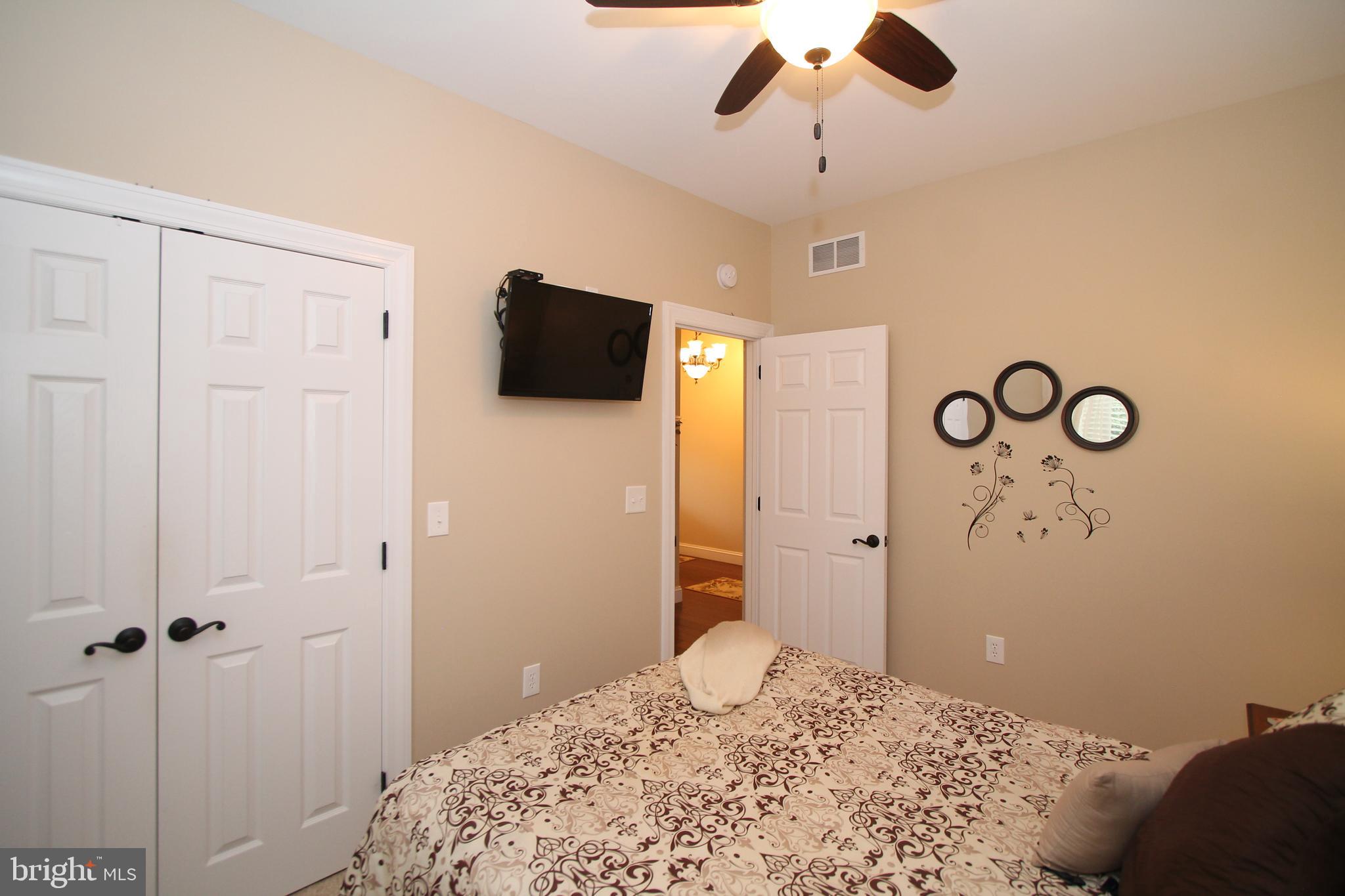 OPEQUON HILL - Residential