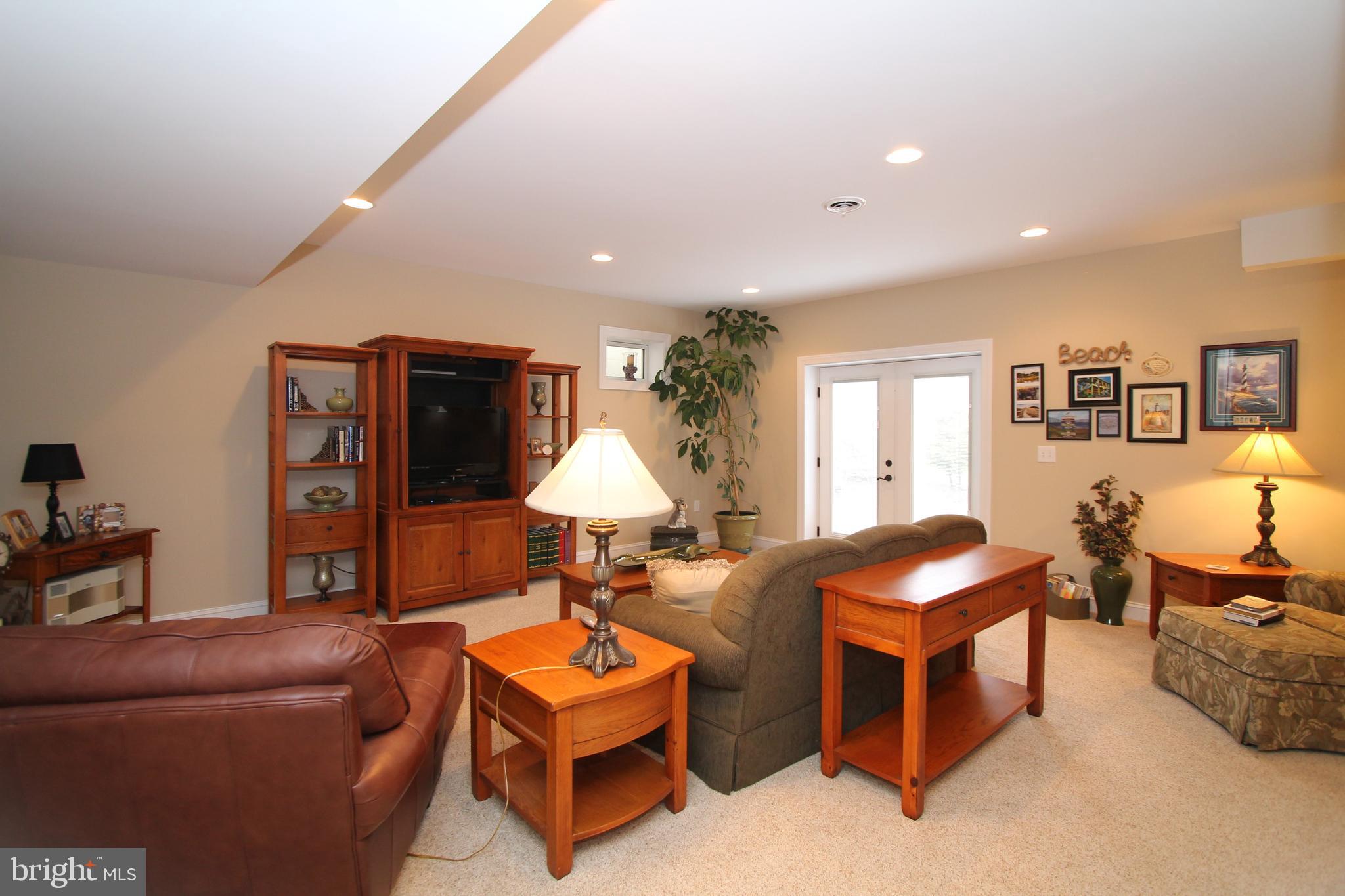 OPEQUON HILL - Residential