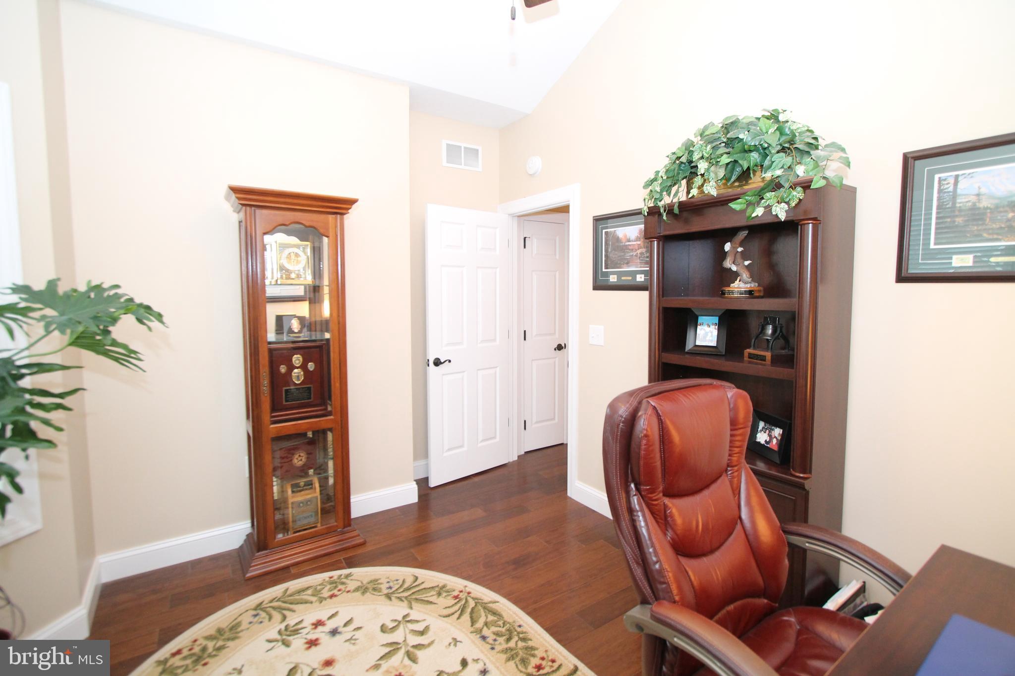 OPEQUON HILL - Residential