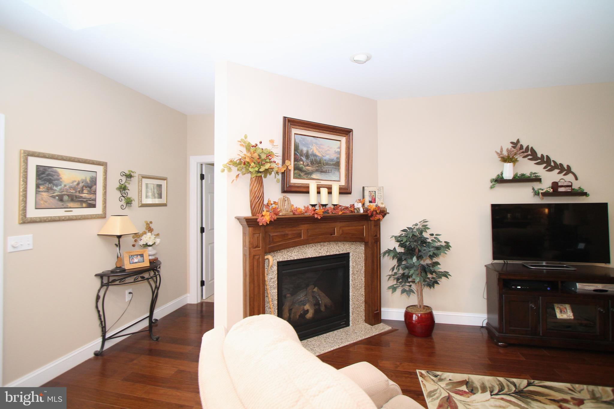 OPEQUON HILL - Residential