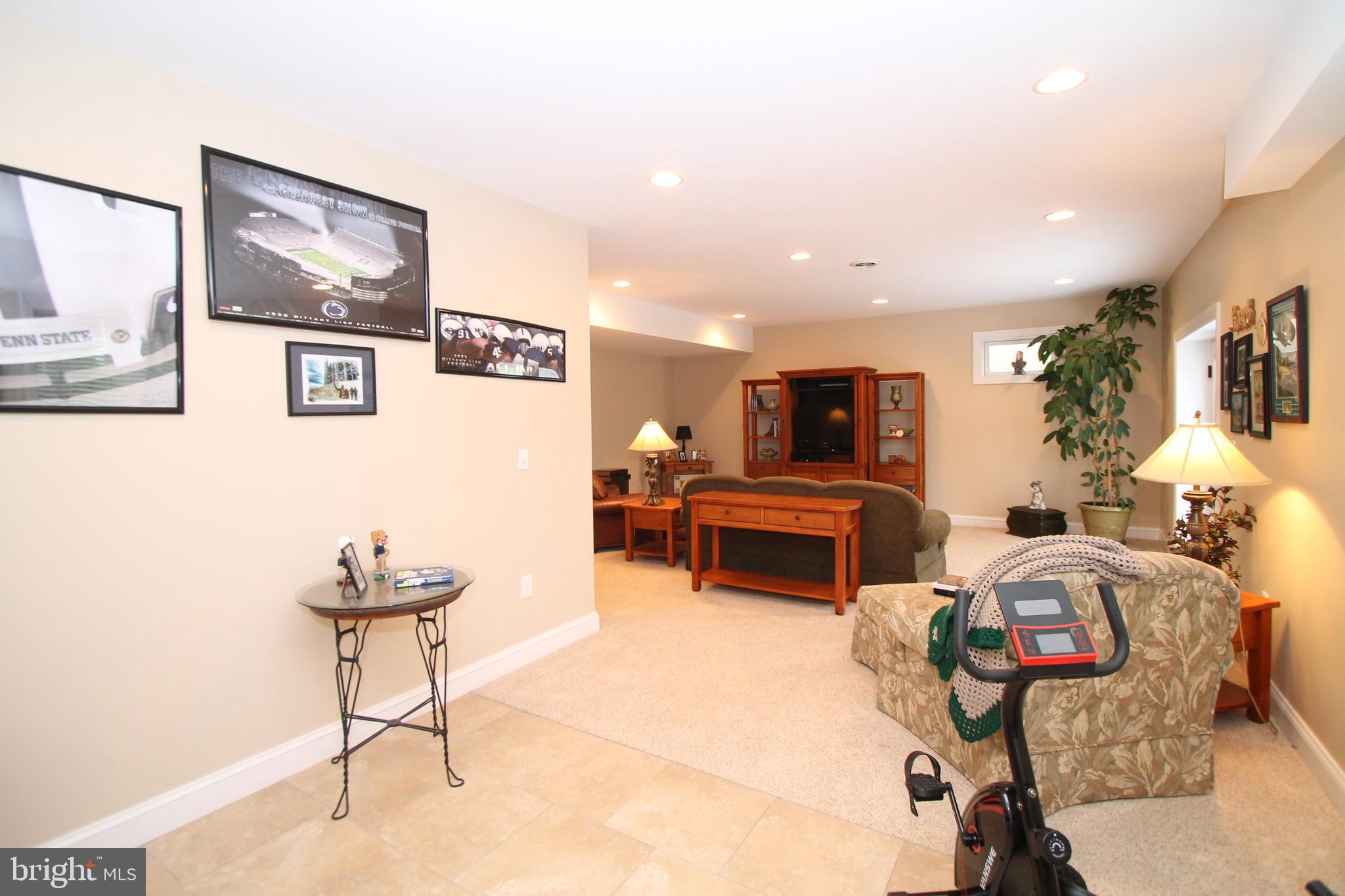 OPEQUON HILL - Residential