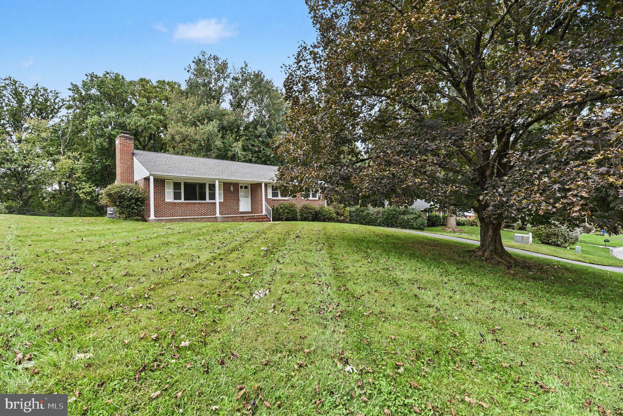 1903 CYPRESS DRIVE