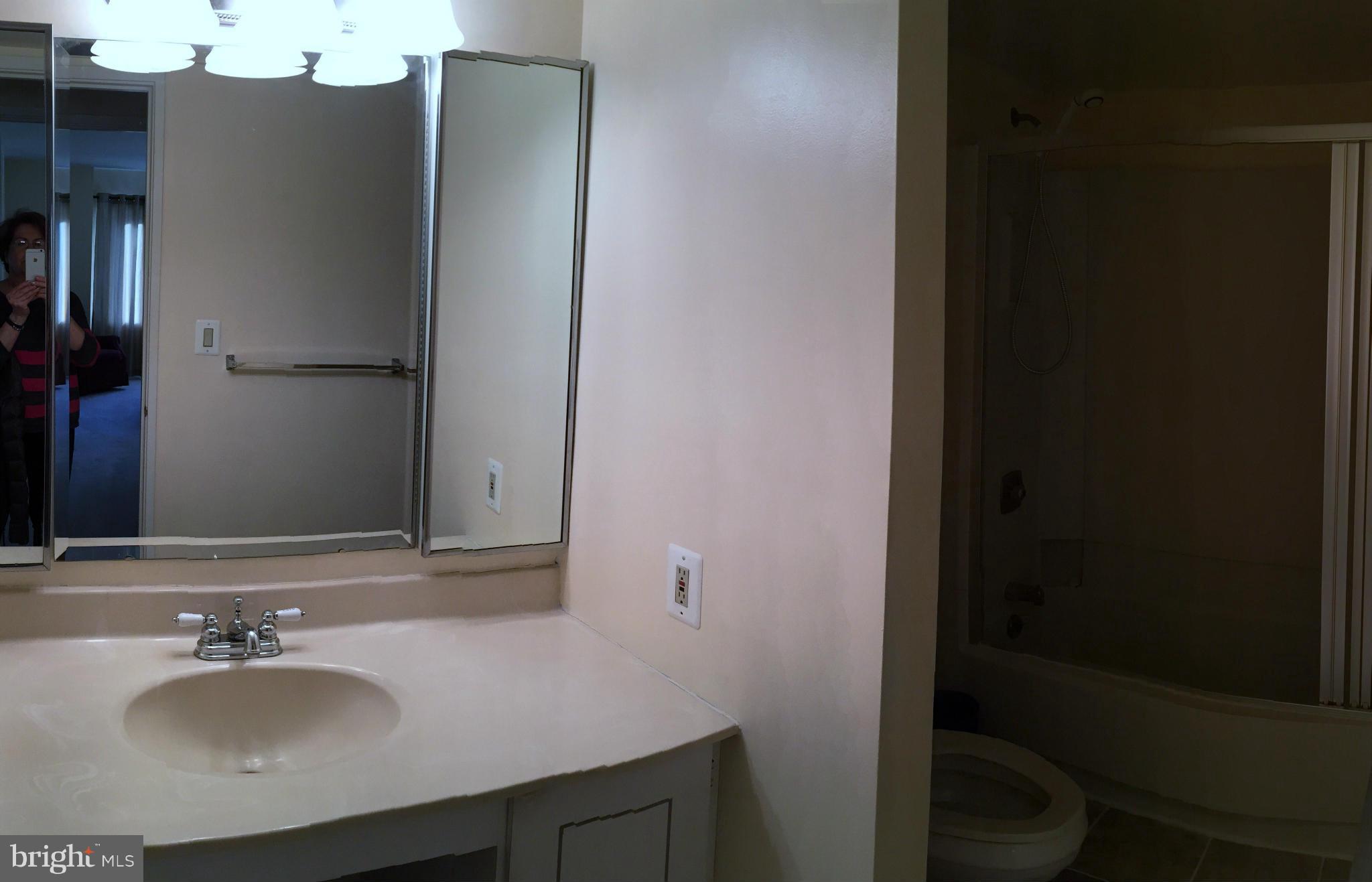 ROTONDA - Residential Lease