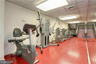 THE ELIZABETH - Residential Lease