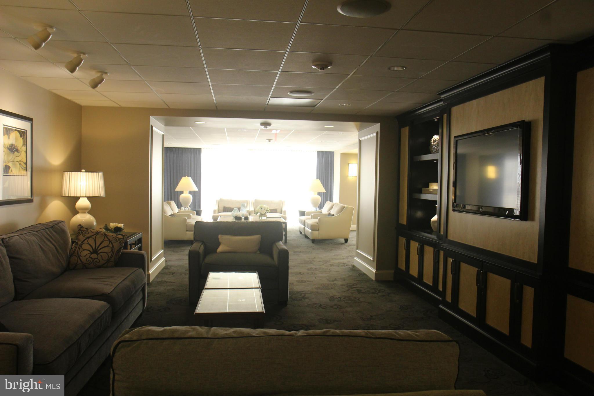 THE ELIZABETH - Residential Lease