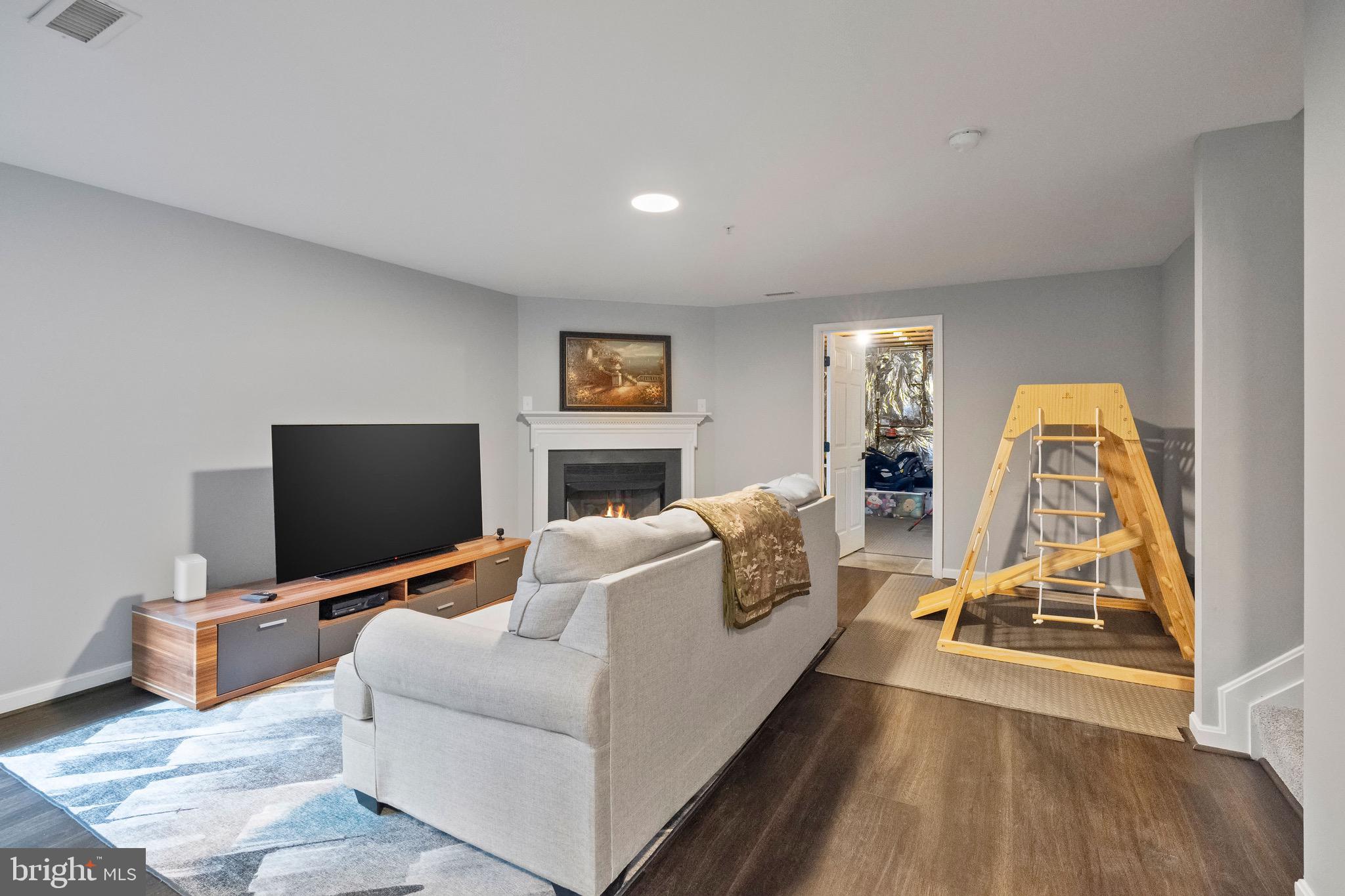 MONMOUTH MEADOWS - Residential