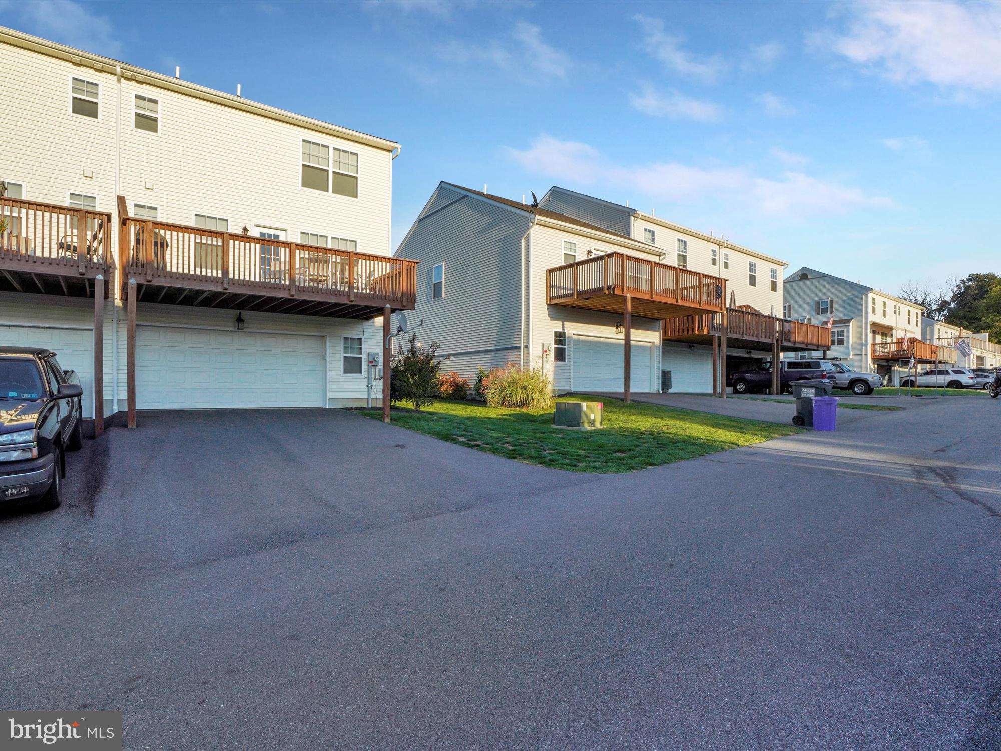 SUMMERFIELD - Residential