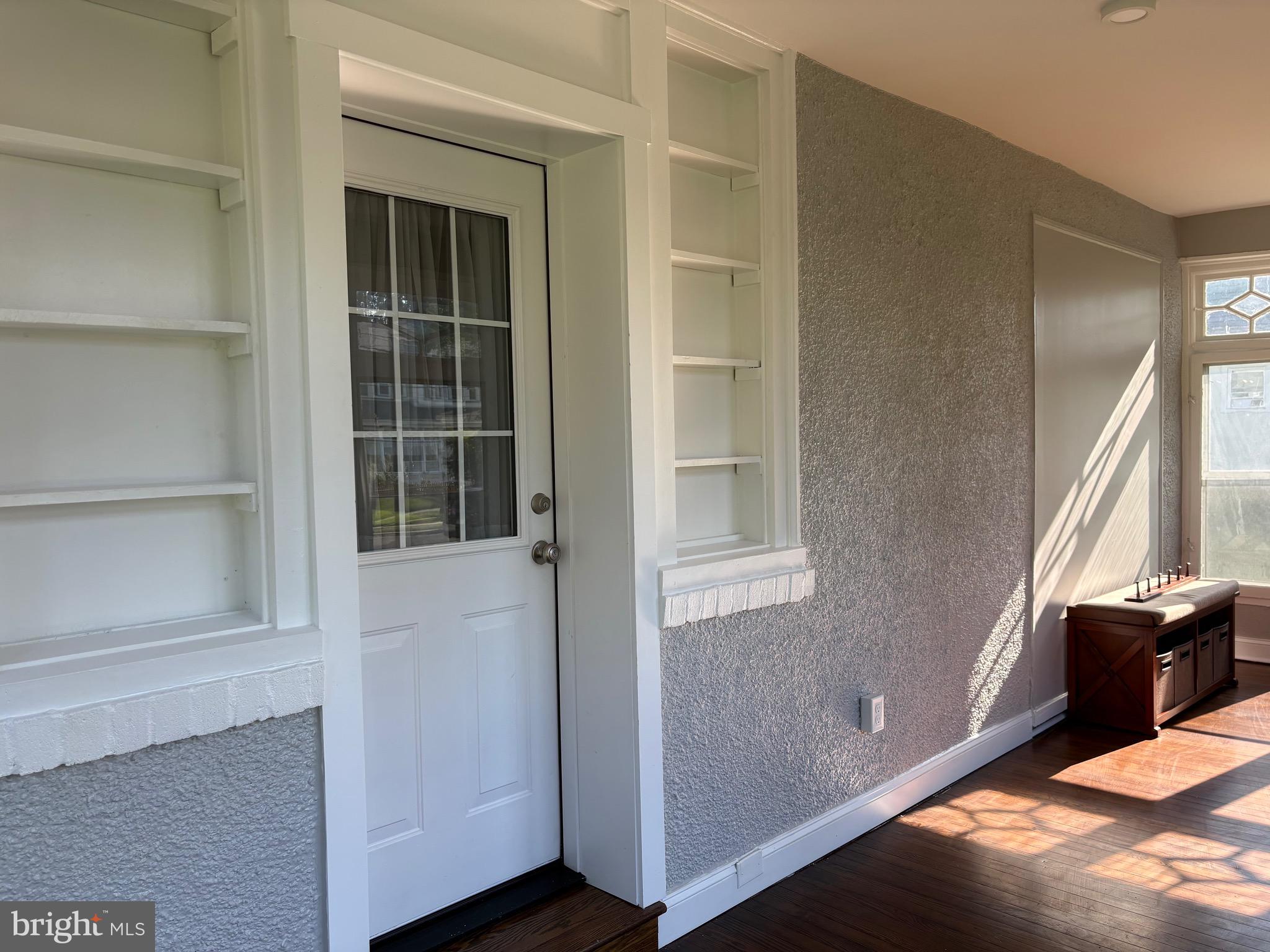 512 JESSAMINE AVENUE 1ST FLR.