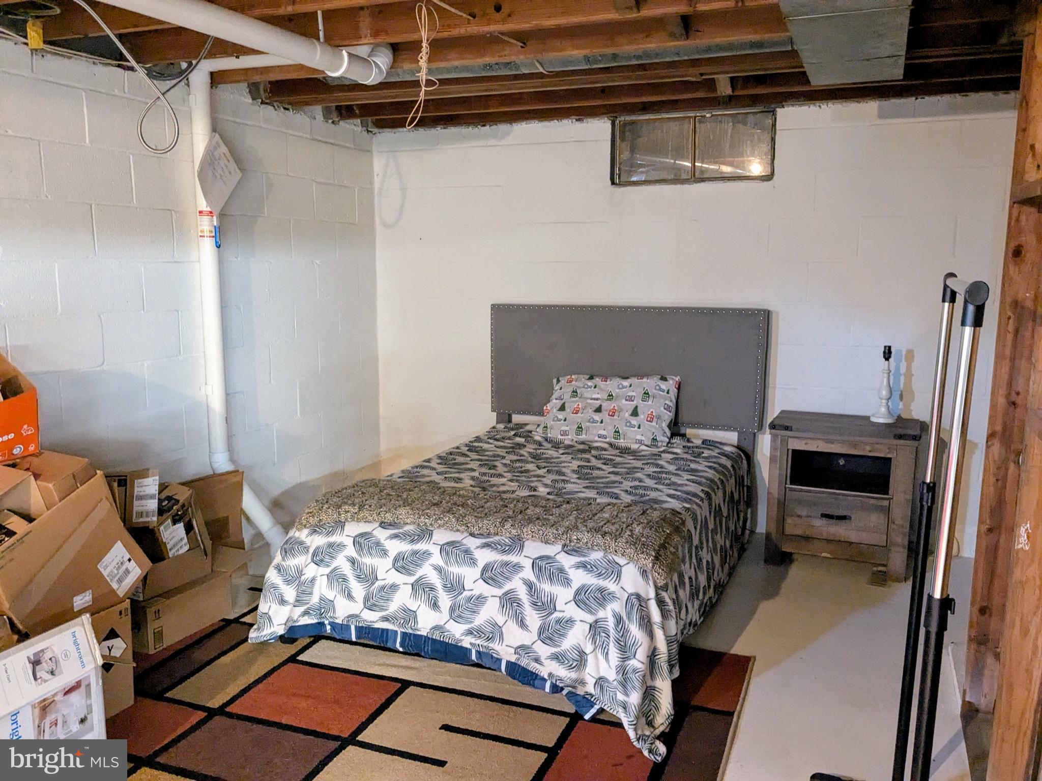 WEST HILLS - Residential