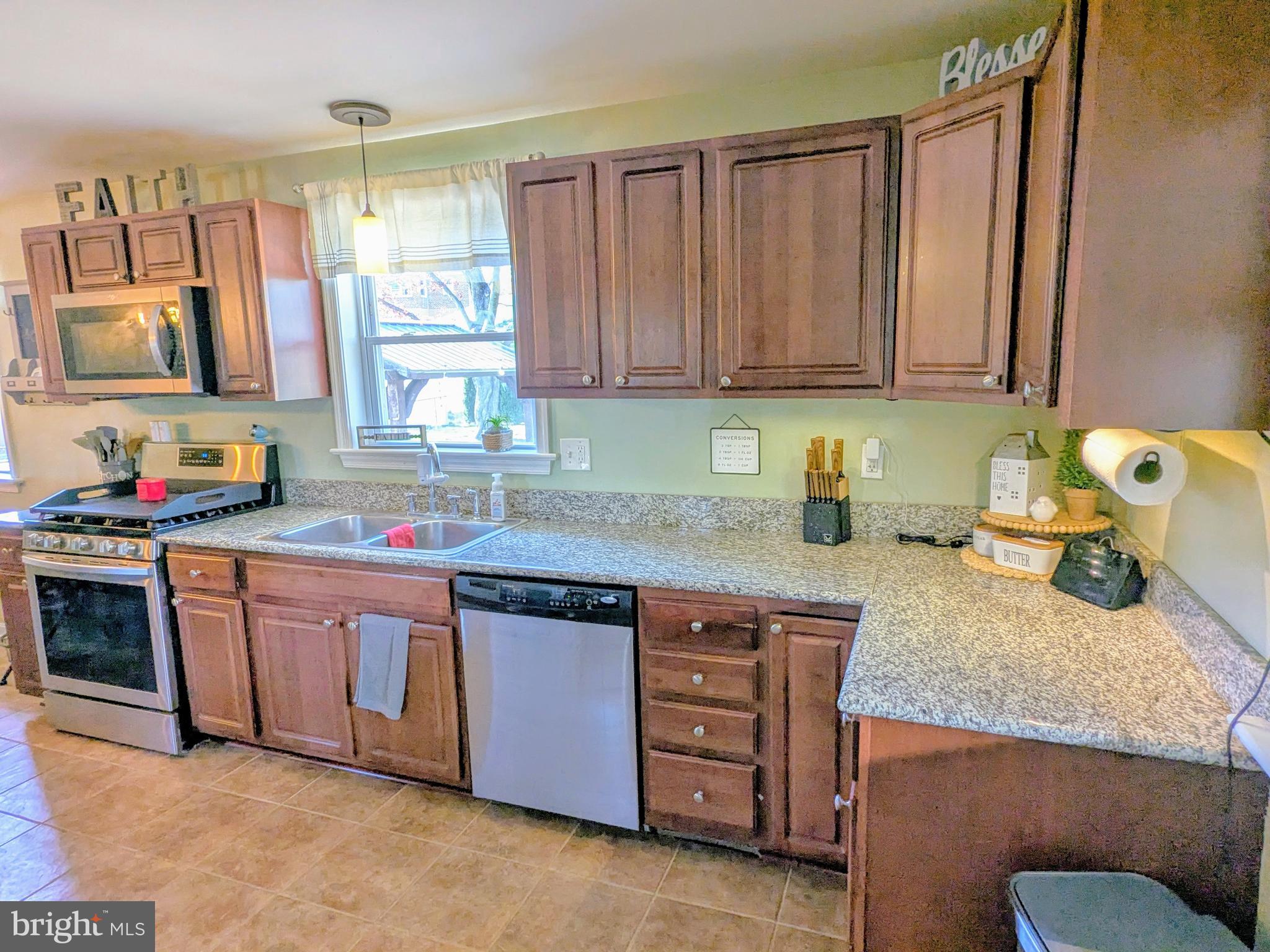 WEST HILLS - Residential