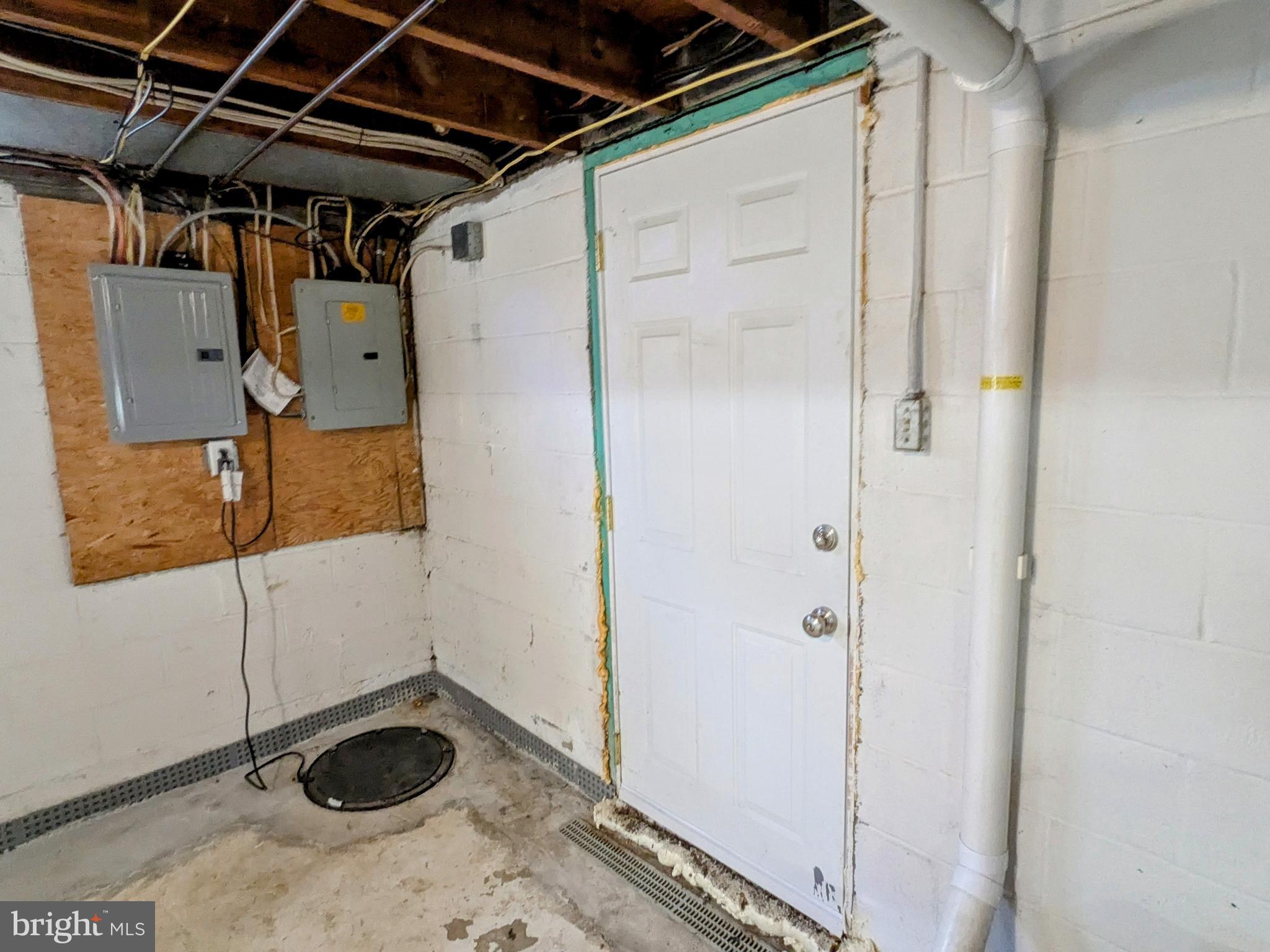 WEST HILLS - Residential