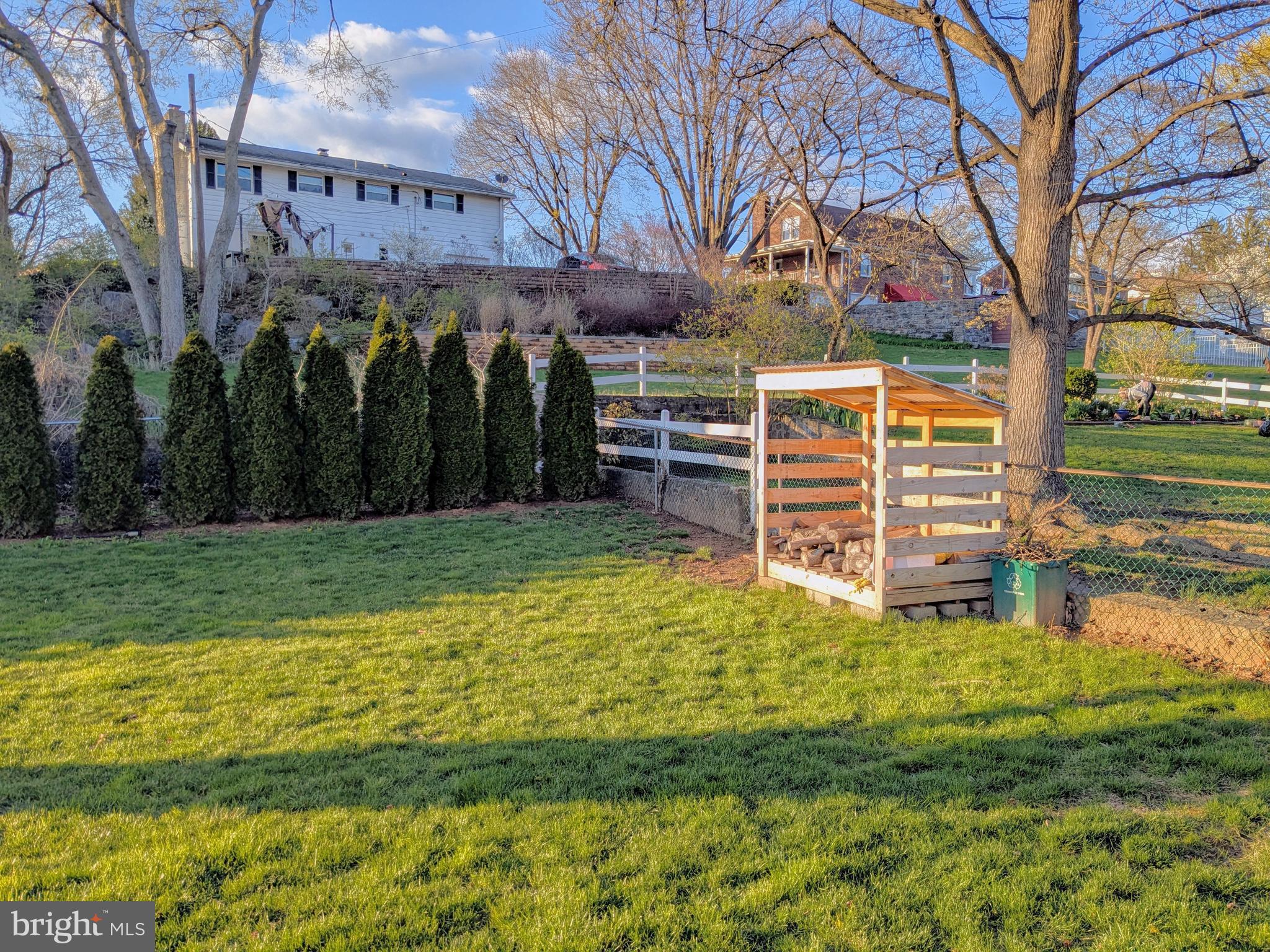 WEST HILLS - Residential