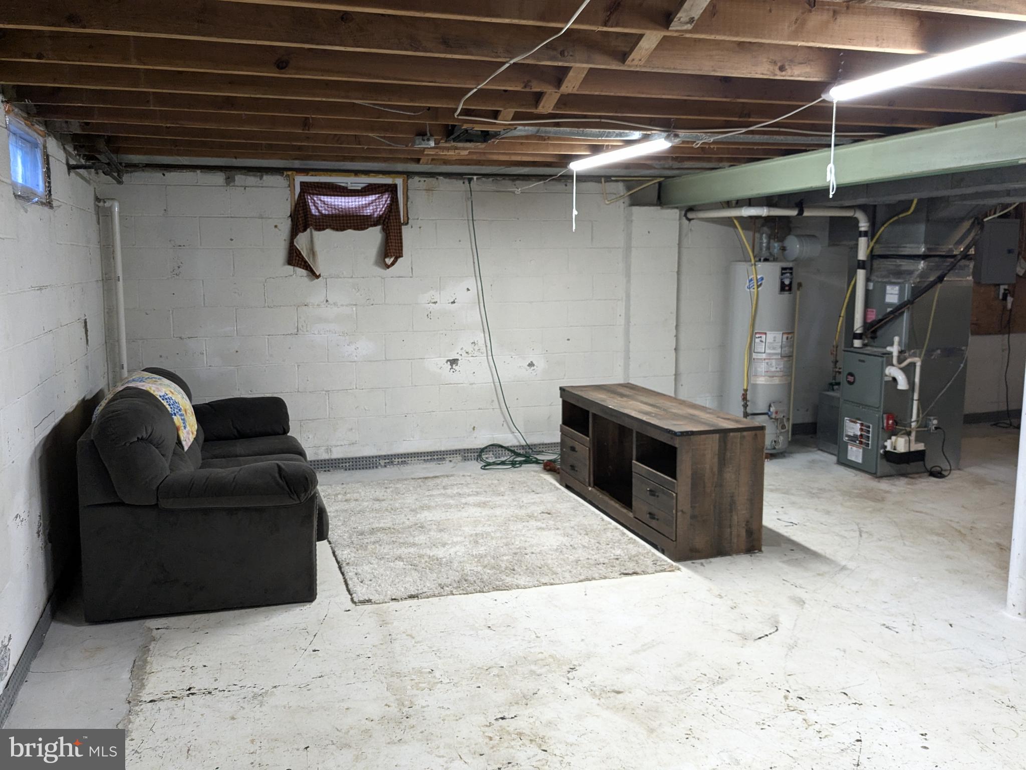 WEST HILLS - Residential