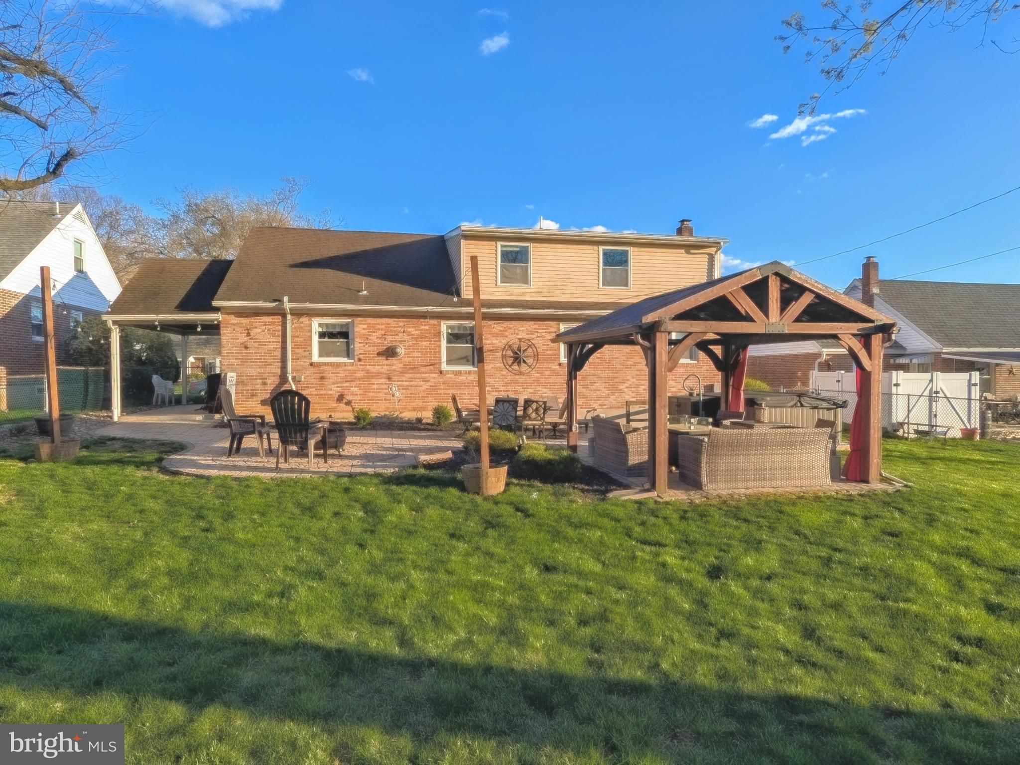 WEST HILLS - Residential