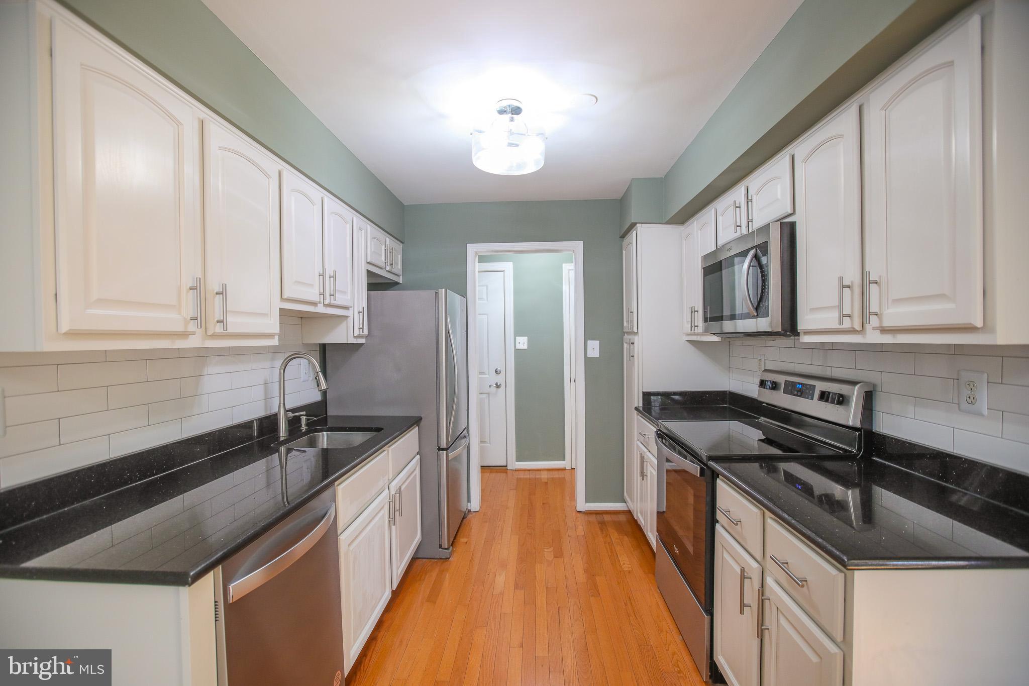 3334 SPRING LANE B-22