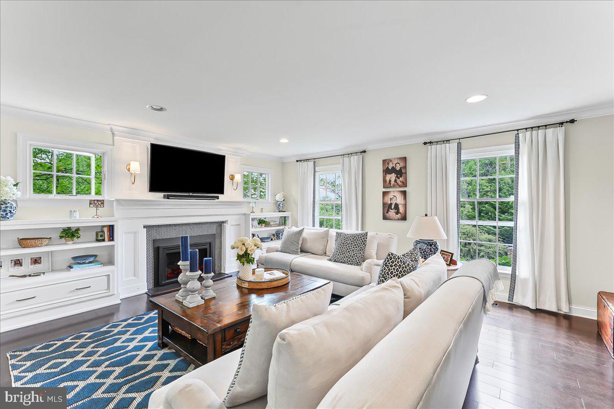 COUNTRY GATE - Residential