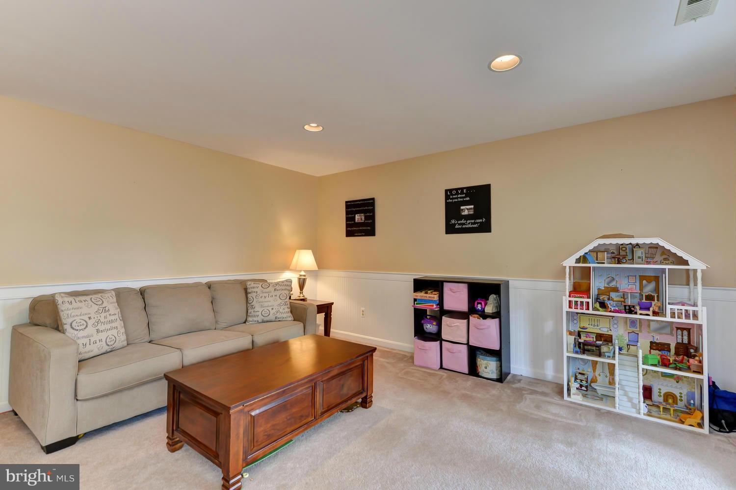 THE MEWS - Residential