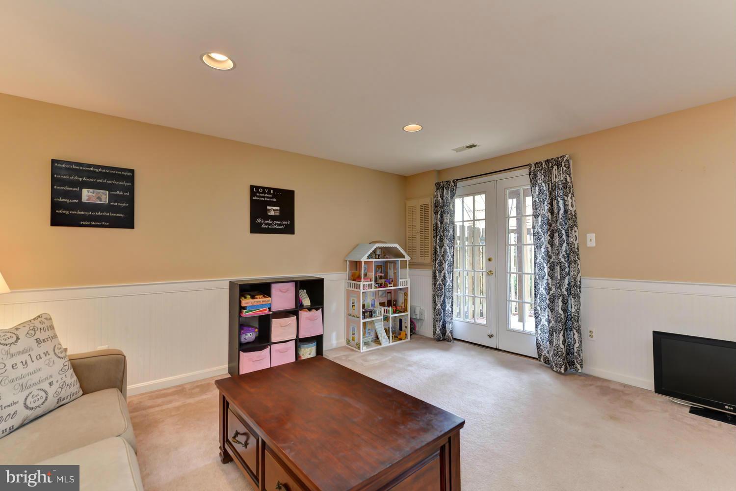 THE MEWS - Residential