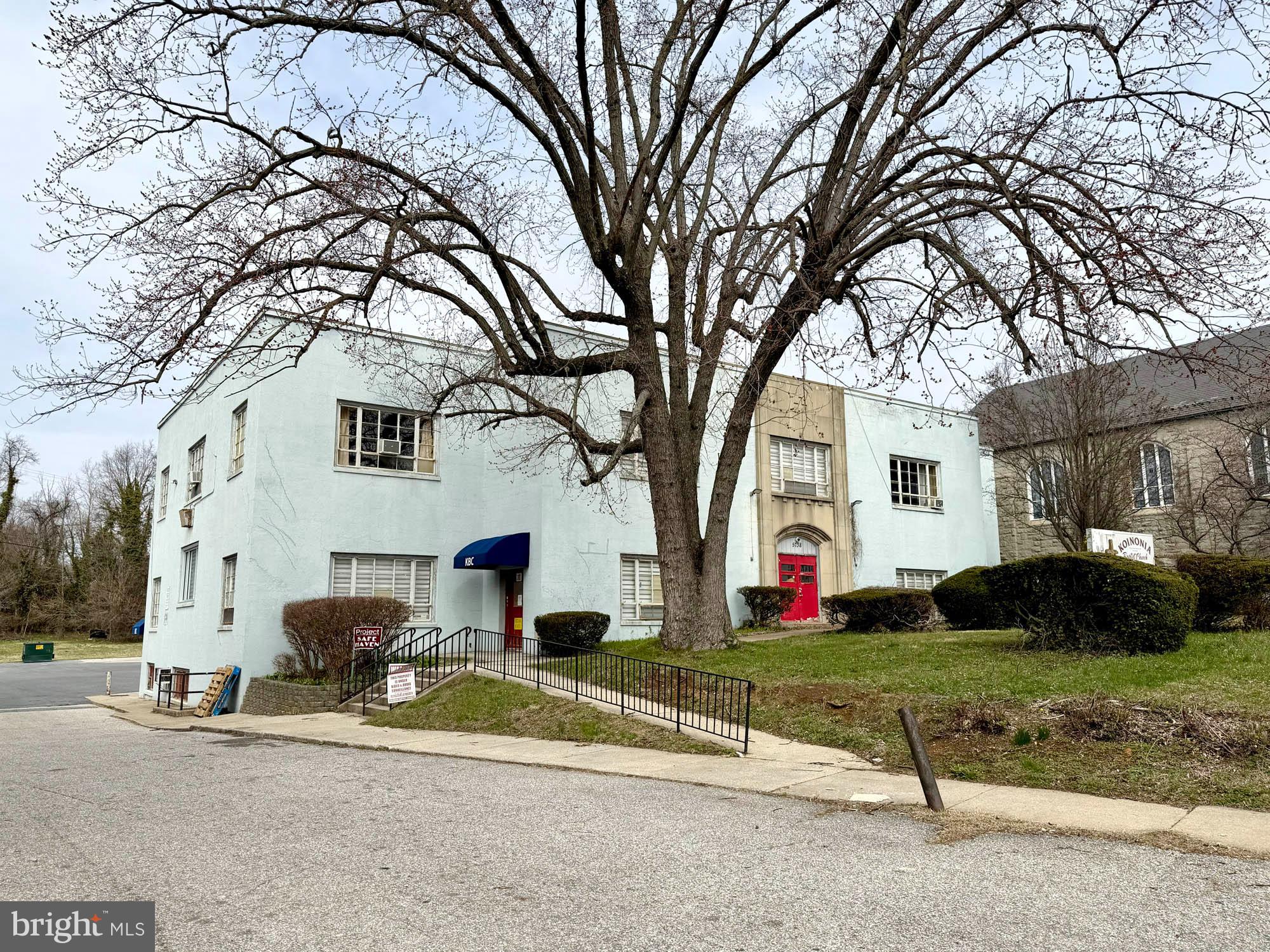 HAMILTON - Commercial Sale