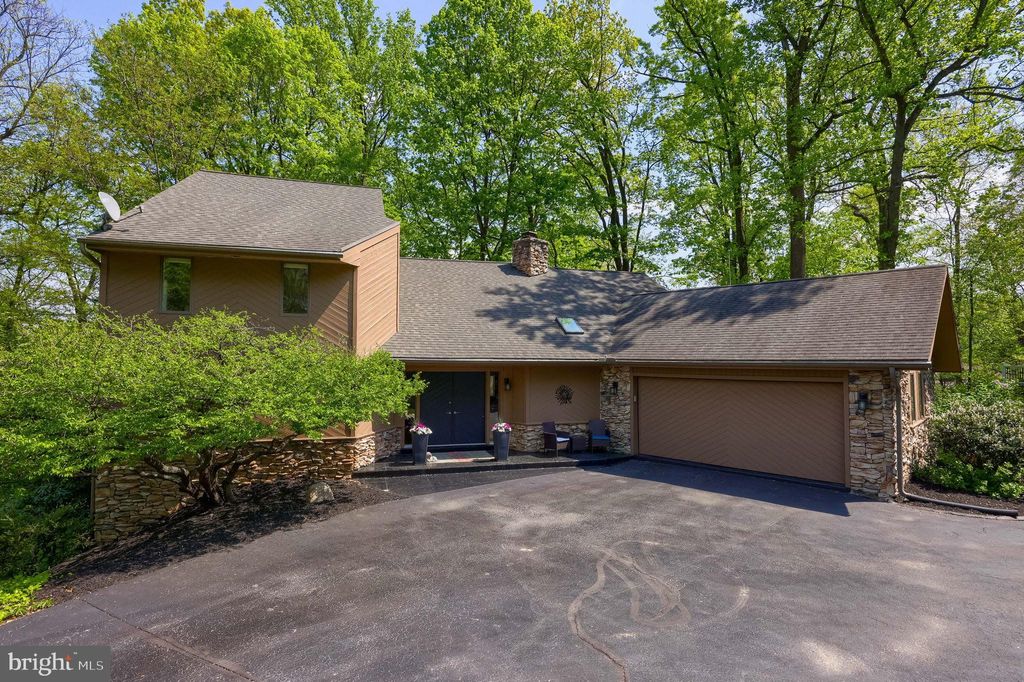 Photo of 315 Winding Hill Drive, LANCASTER, PA 17601 (MLS # PALA2086152)