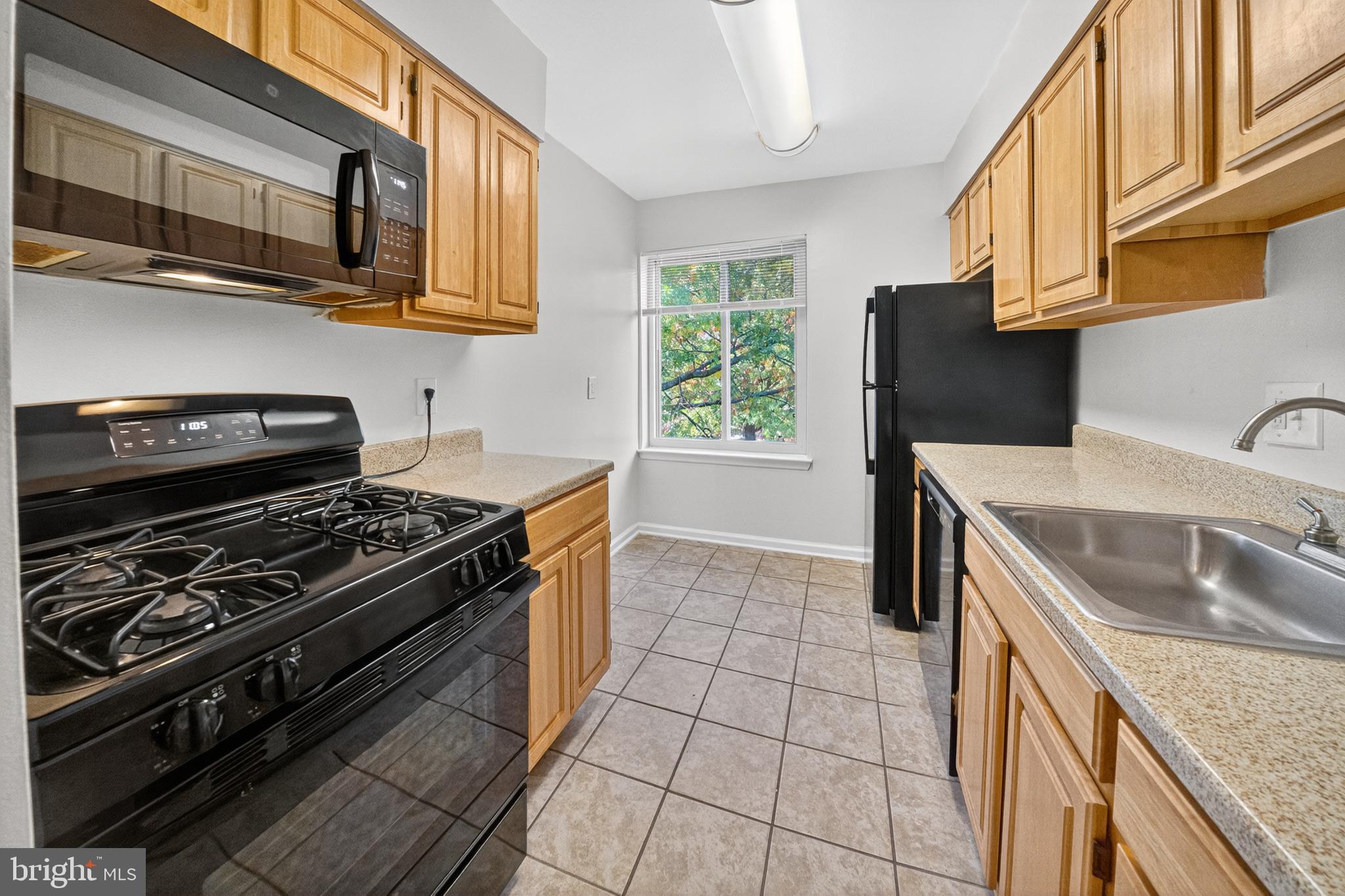 400 TAYLOR ST NE M34