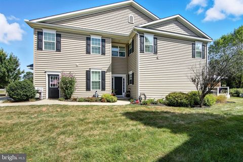 94 NEW VILLAGE GREENE DRIVE HONEY BROOK PA 19344